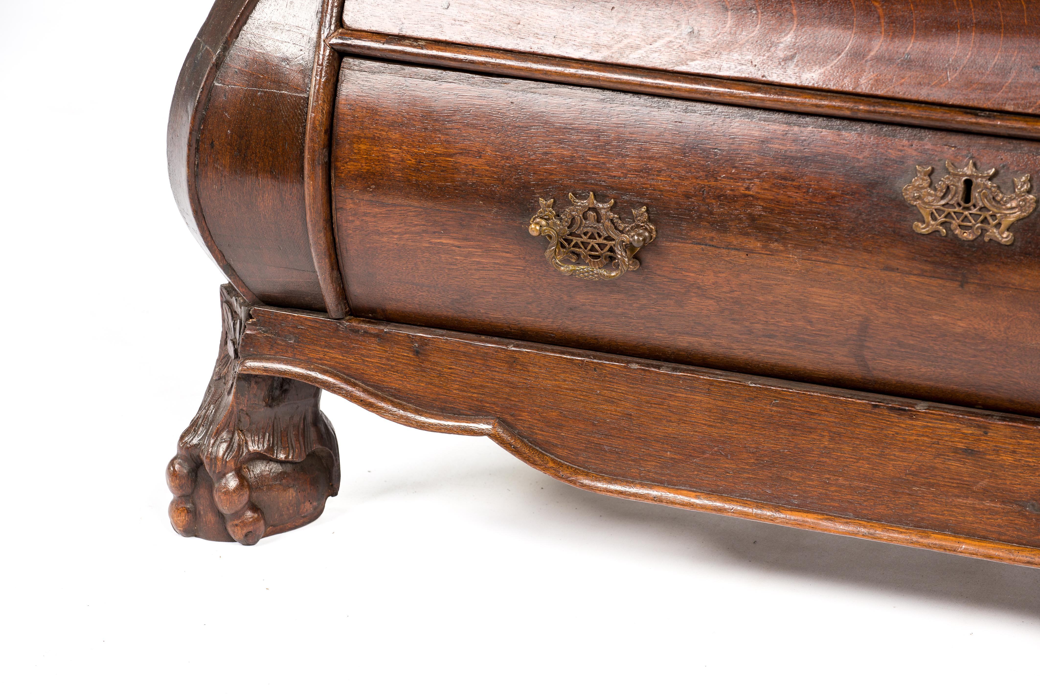 Antique 18th Century Dutch Oak Drop Front Bombe Secretary Desk Secretaire Bon état - En vente à Casteren, NL