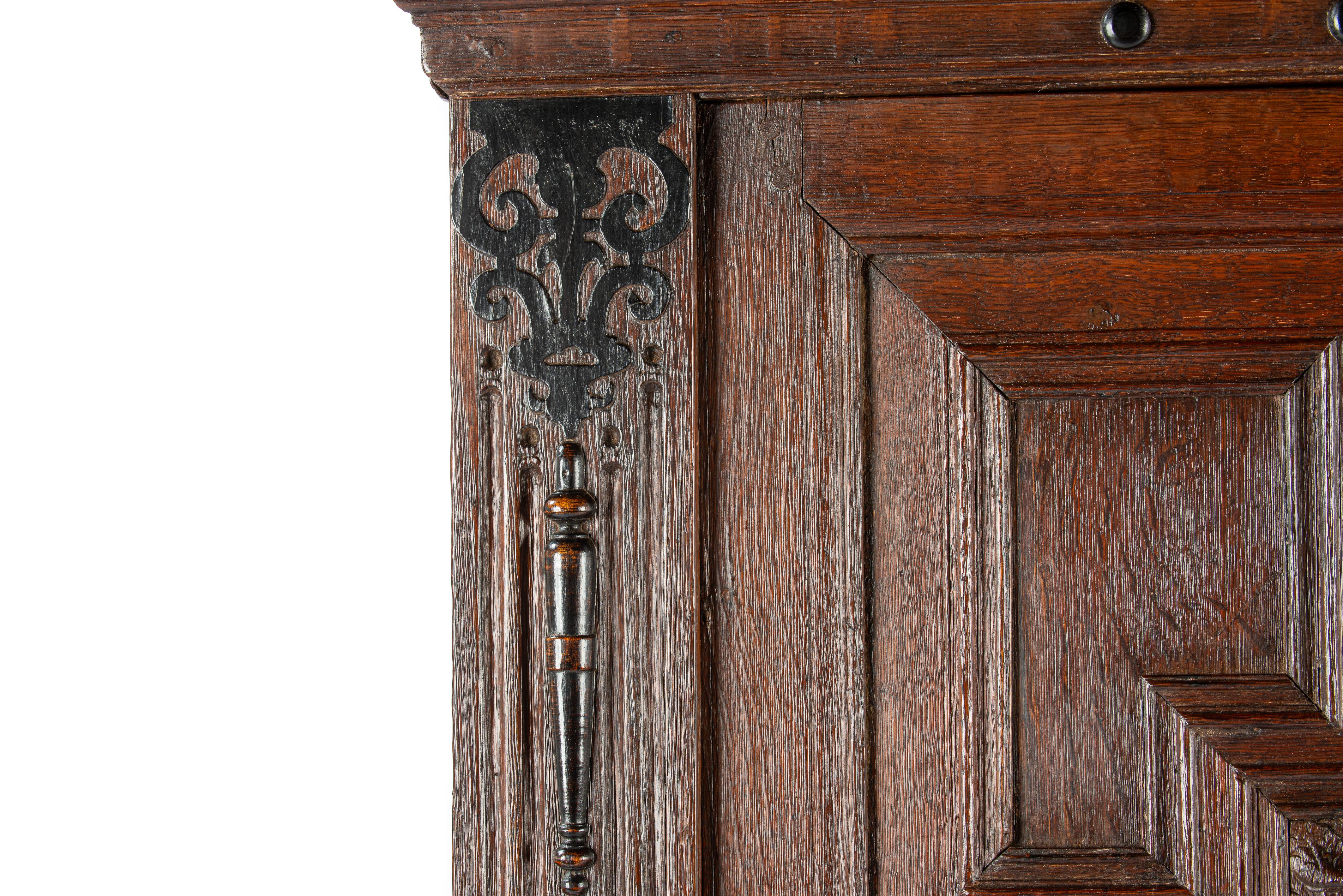 Antique 18th century Dutch Renaissancewarm brown oak two door cabinet For Sale 7