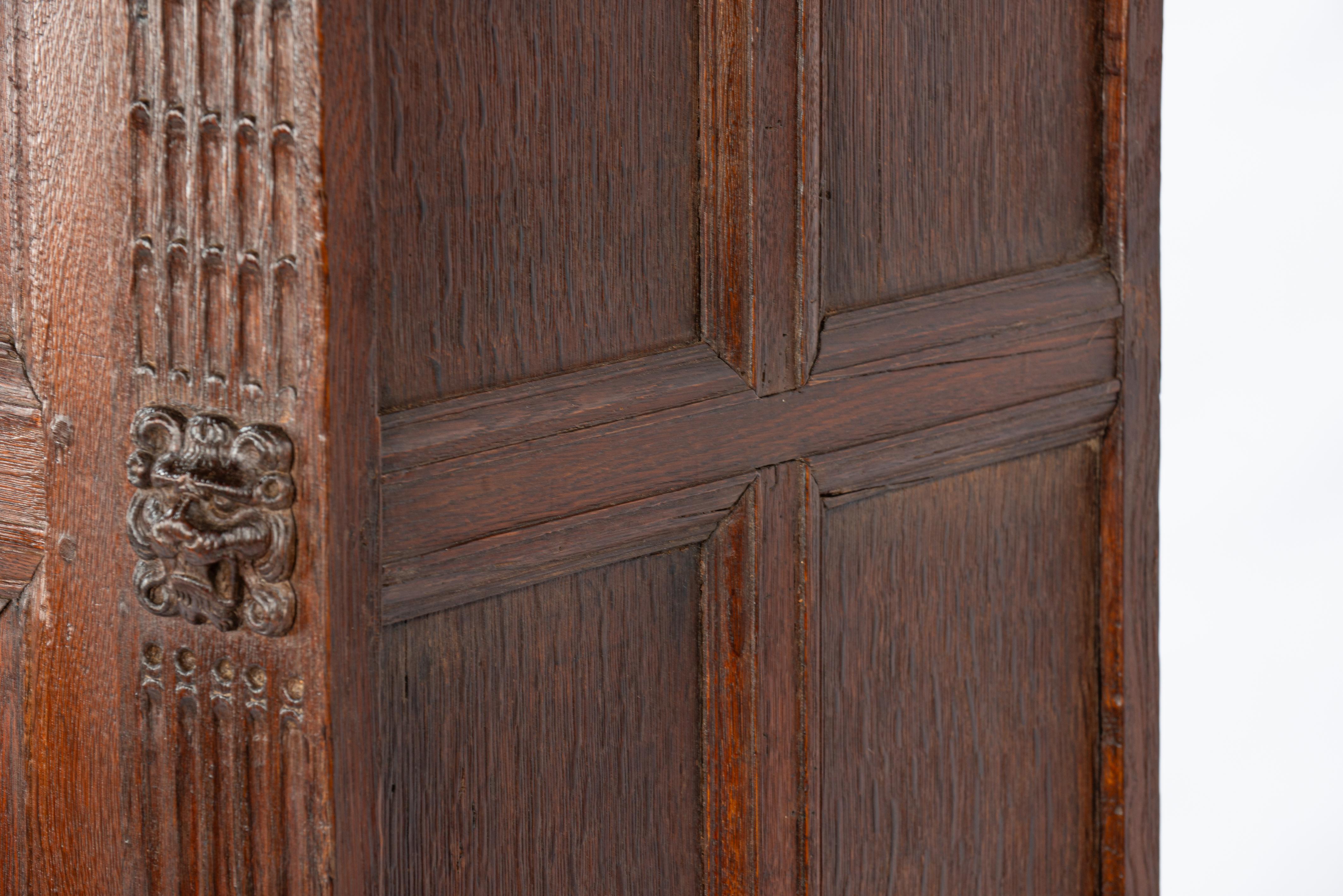 Antique 18th century Dutch Renaissancewarm brown oak two door cabinet For Sale 13