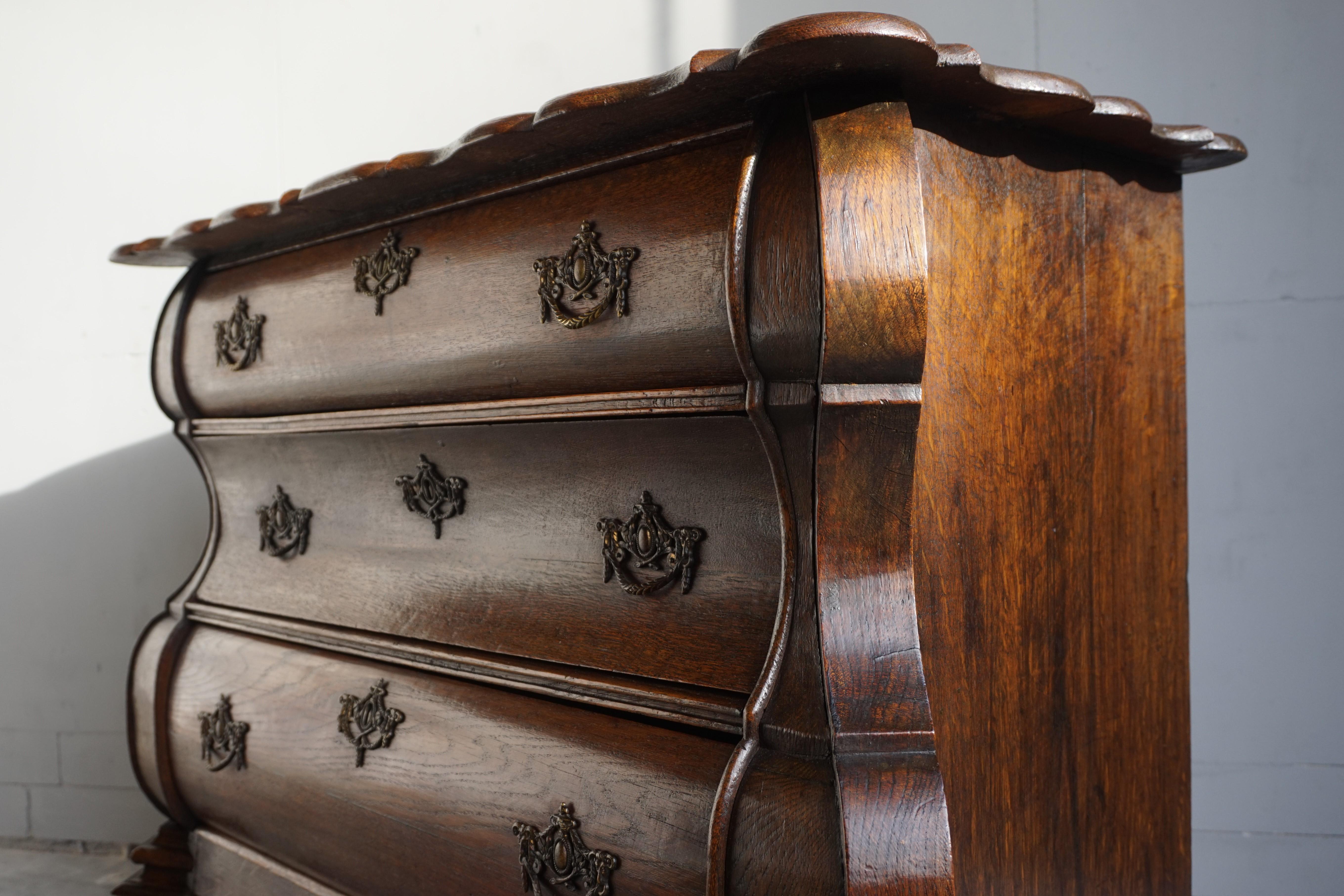 Antique 18th Century Dutch Rococo Oak Bomb Chest of Drawers with Claw Feet For Sale 8