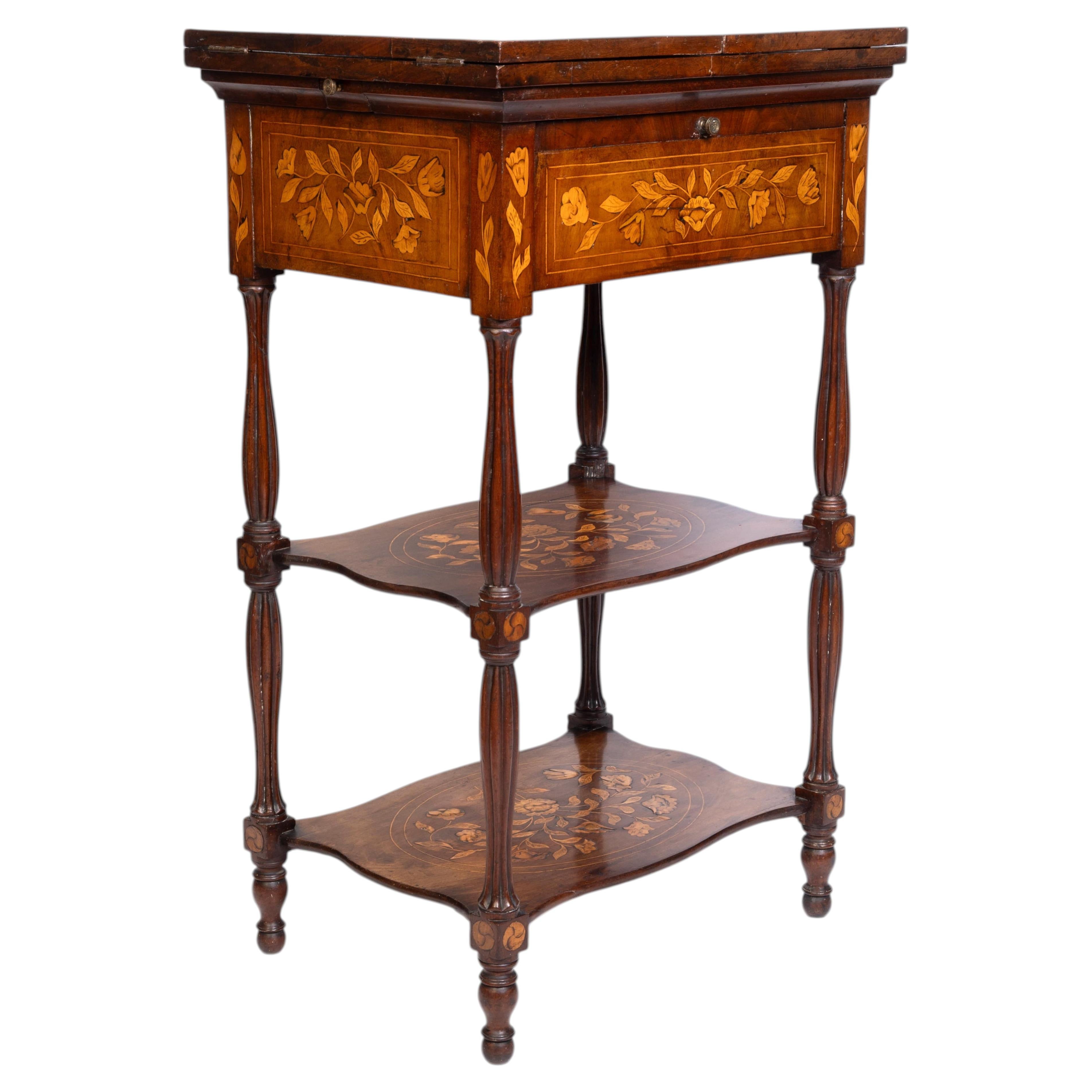 Antigua Etapa Holandesa del Siglo XVIII de Madera de Nogal y Marquetería C.1780 en venta