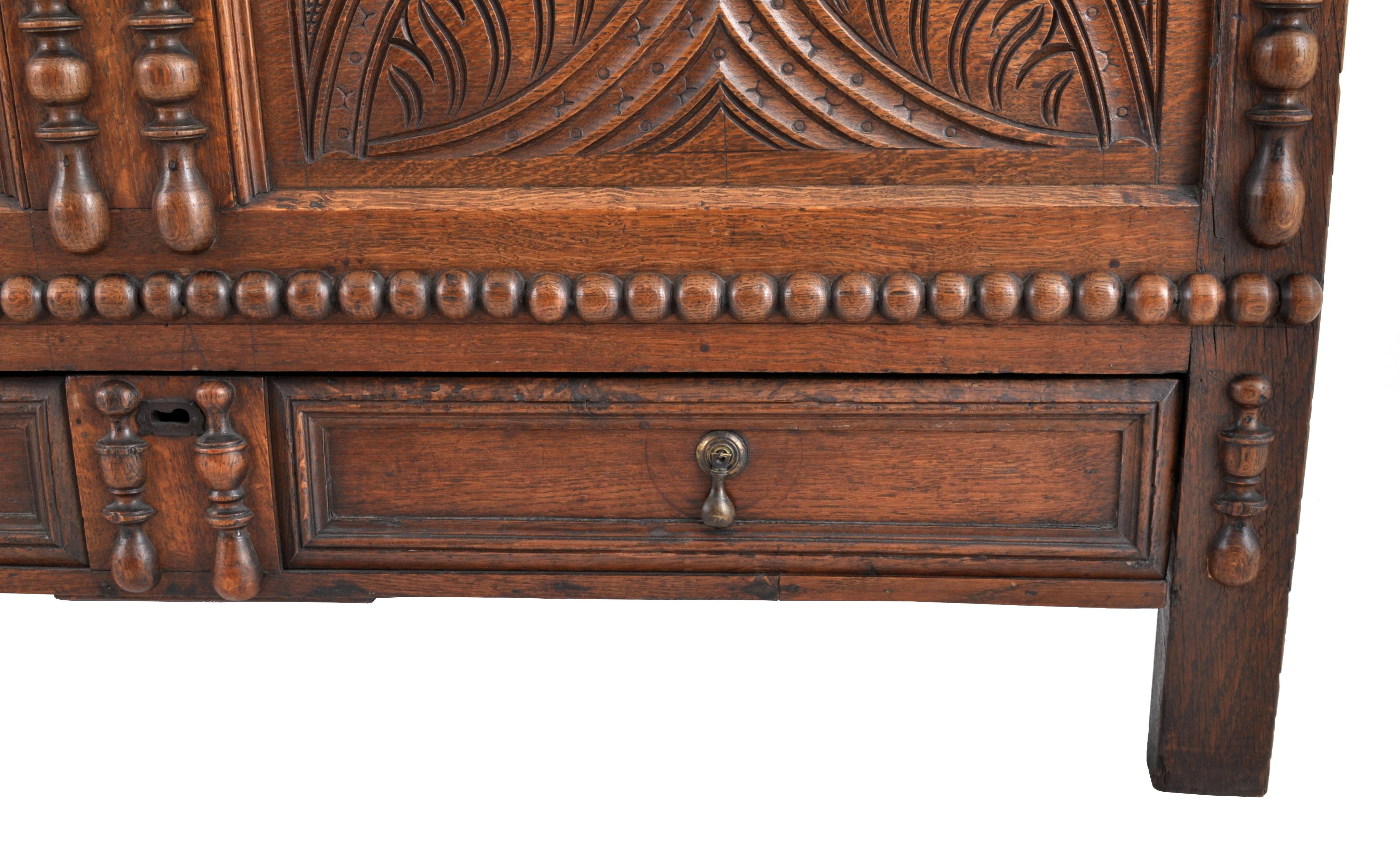 Antique 18th Century English Carved Oak William & Mary Mule Chest/Coffer, 1720 3