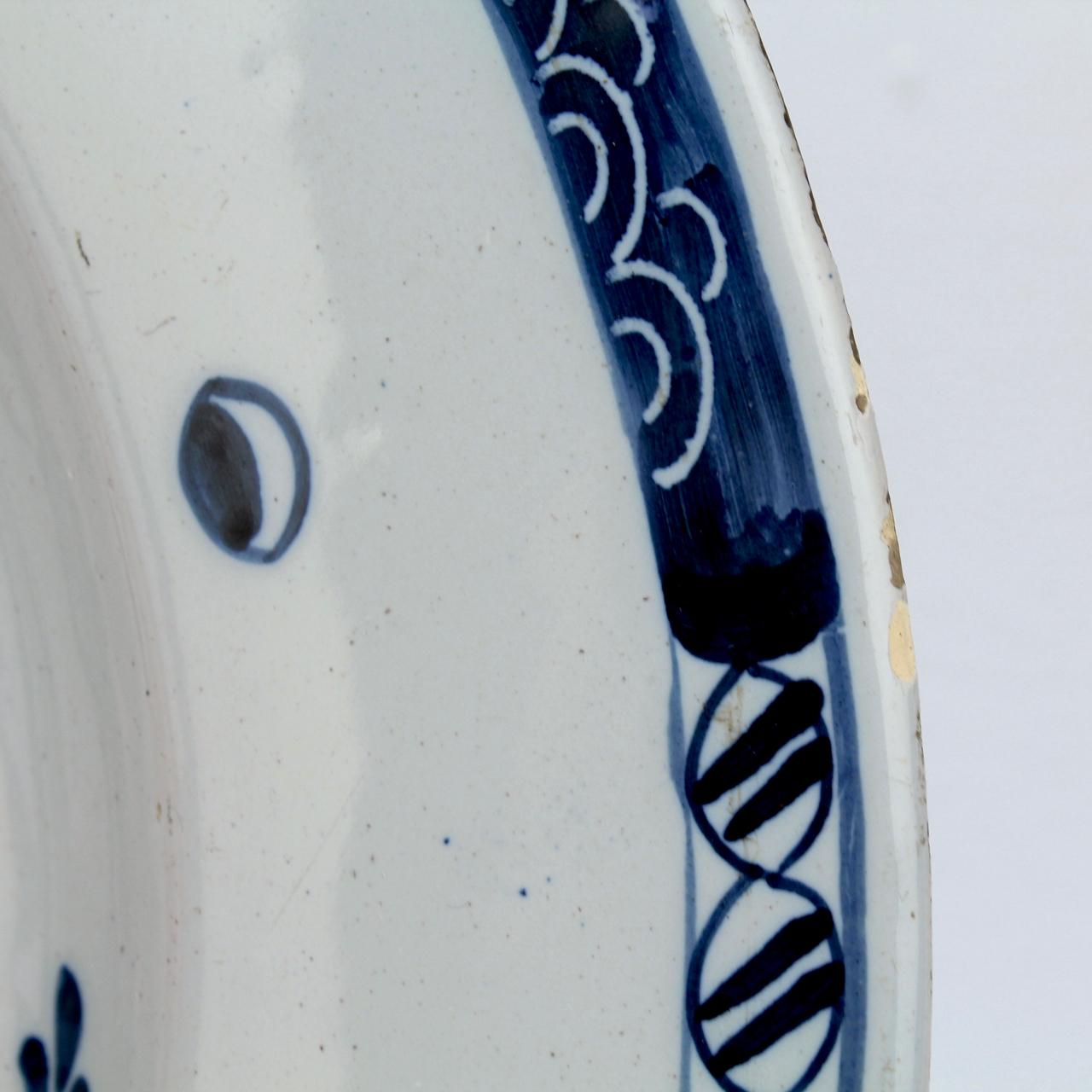 Antique 18ème siècle Anglais Delft 13 1/2