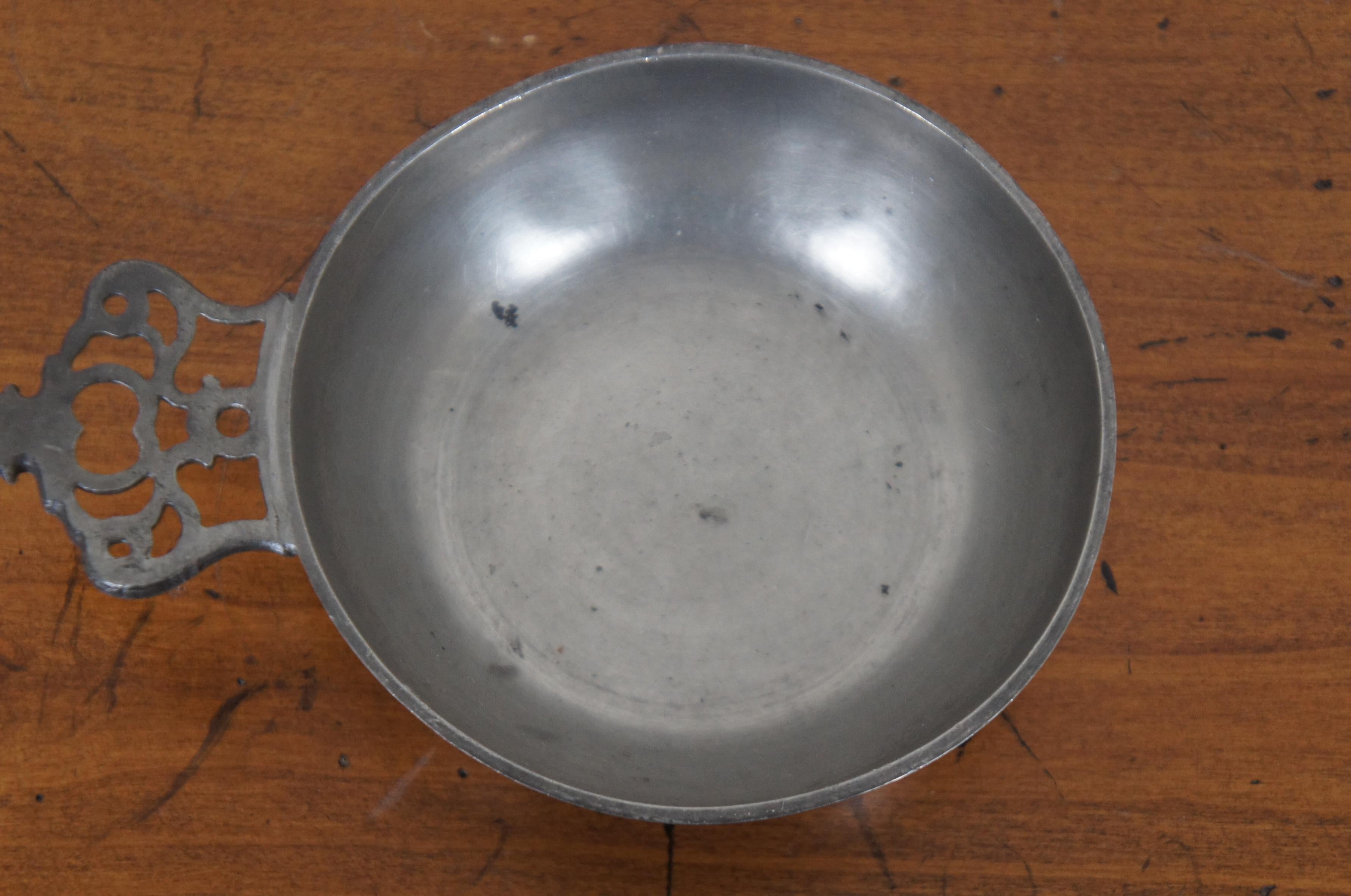 Antique 18th Century English Georgian William Wright Pewter Porringer Bowl In Good Condition For Sale In Dayton, OH