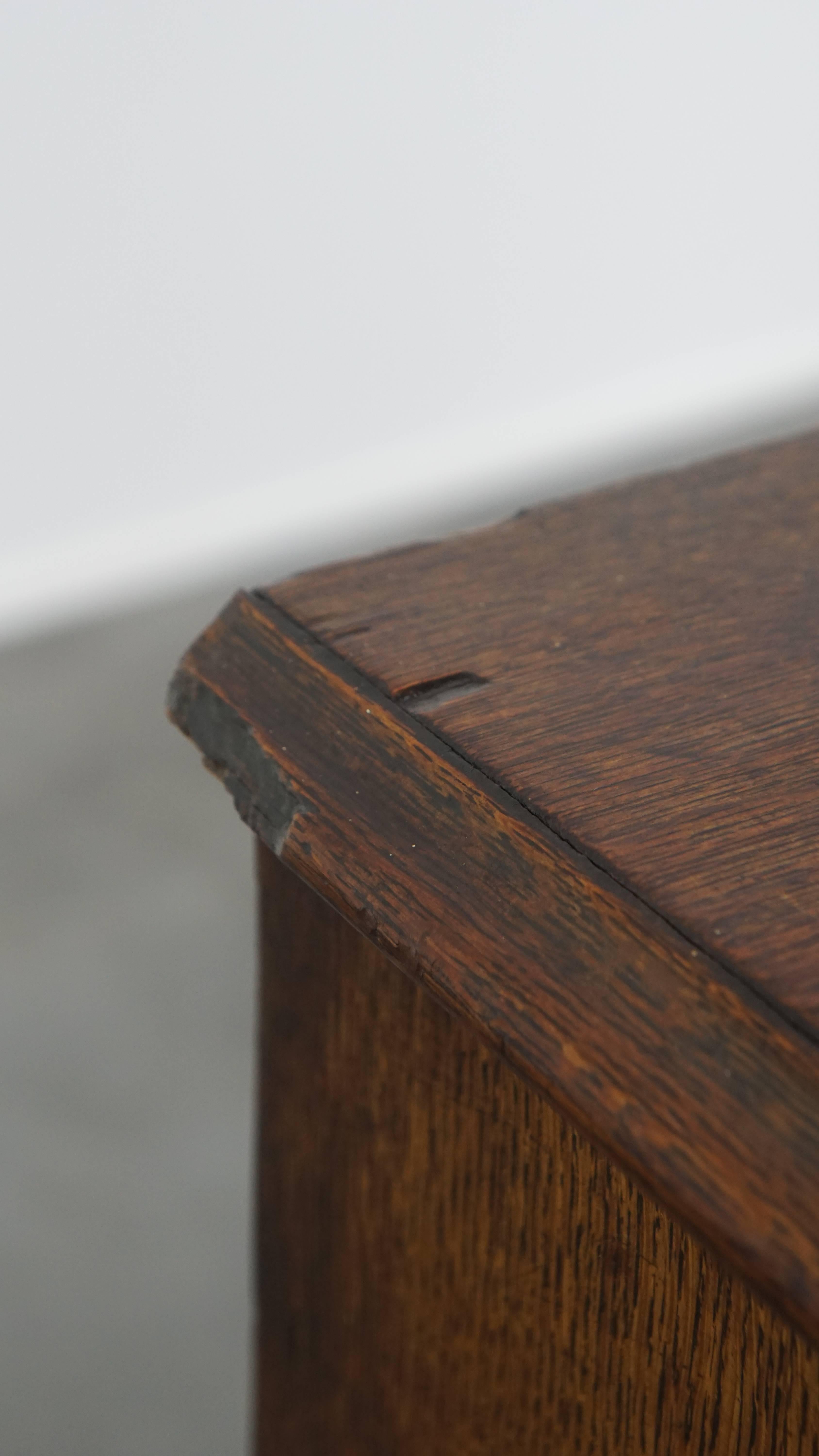 Antico cassettone in Oak inglese del XVIII secolo in vendita 6