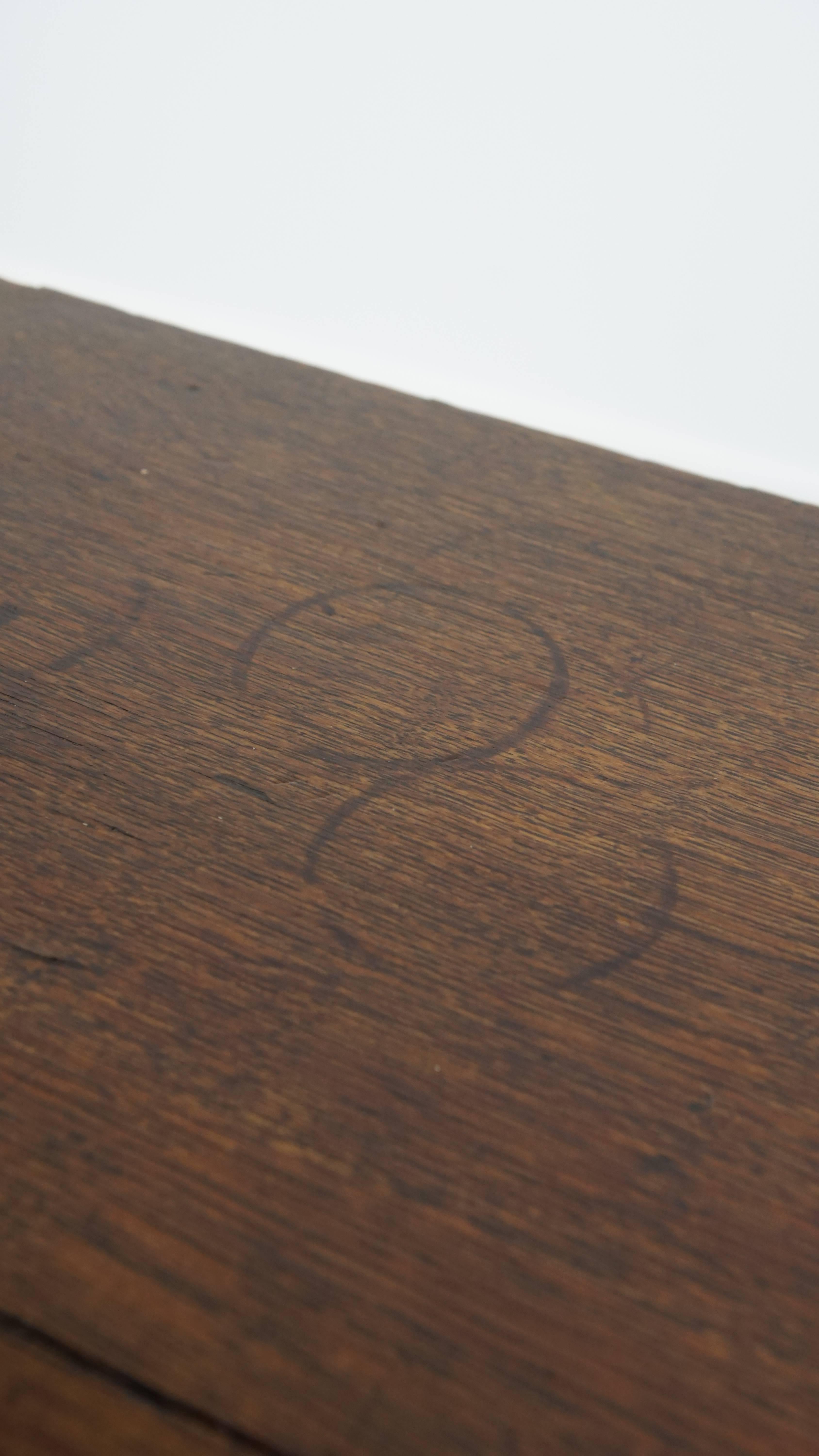 Antico cassettone in Oak inglese del XVIII secolo in vendita 1