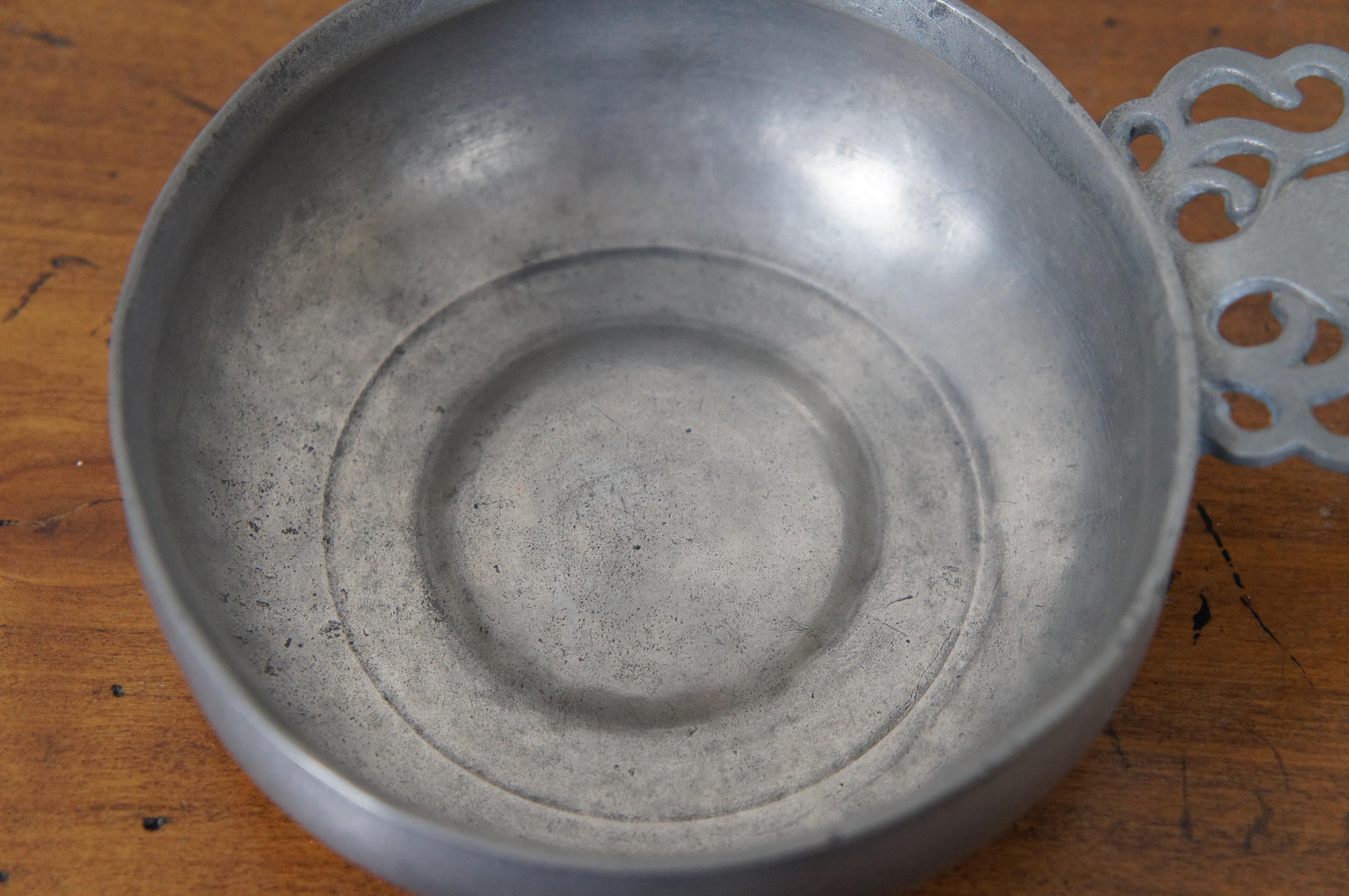 Antique 18ème siècle Anglais étain Porringer Cup Bowl Porridge Dish en vente 4