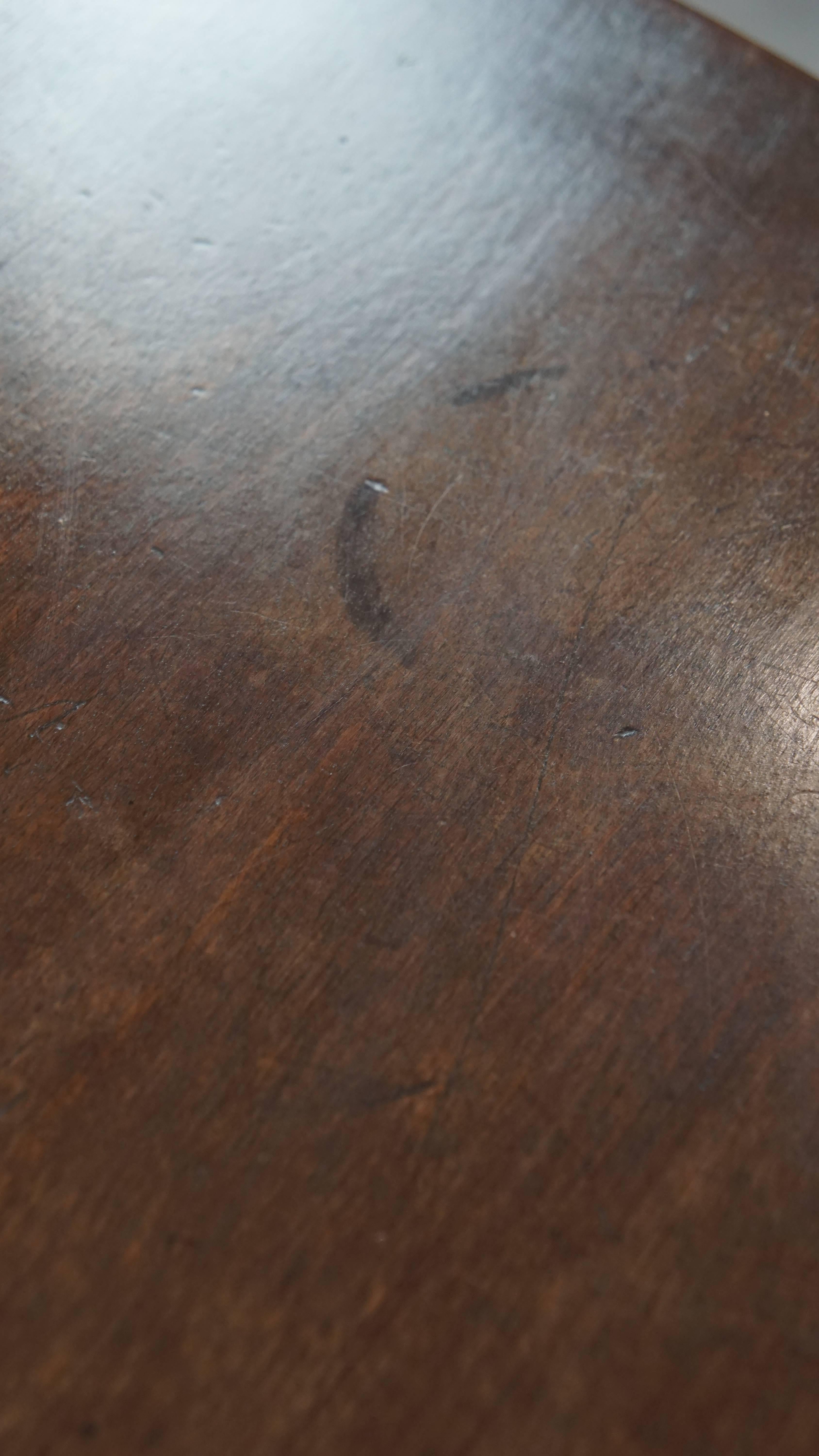 Ancienne table pivotante à plateau basculant en forme de cage d'oiseau et à pied en tonneau du 18e siècle anglais en vente 8