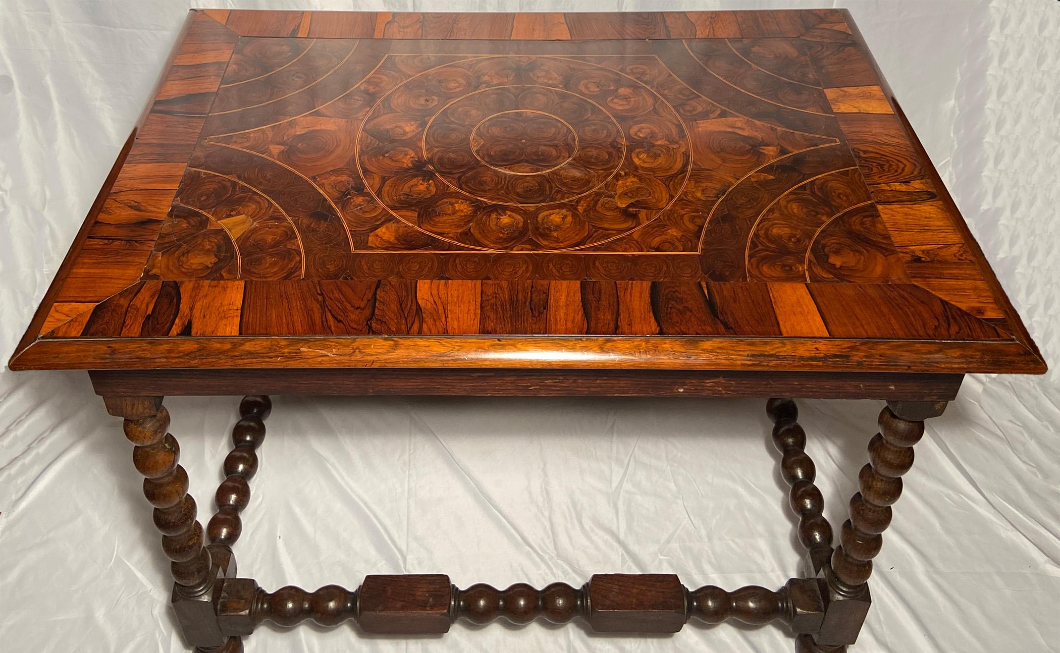 Antique 18th Century English William and Mary Oyster Veneer-Top Table on Base In Good Condition For Sale In New Orleans, LA