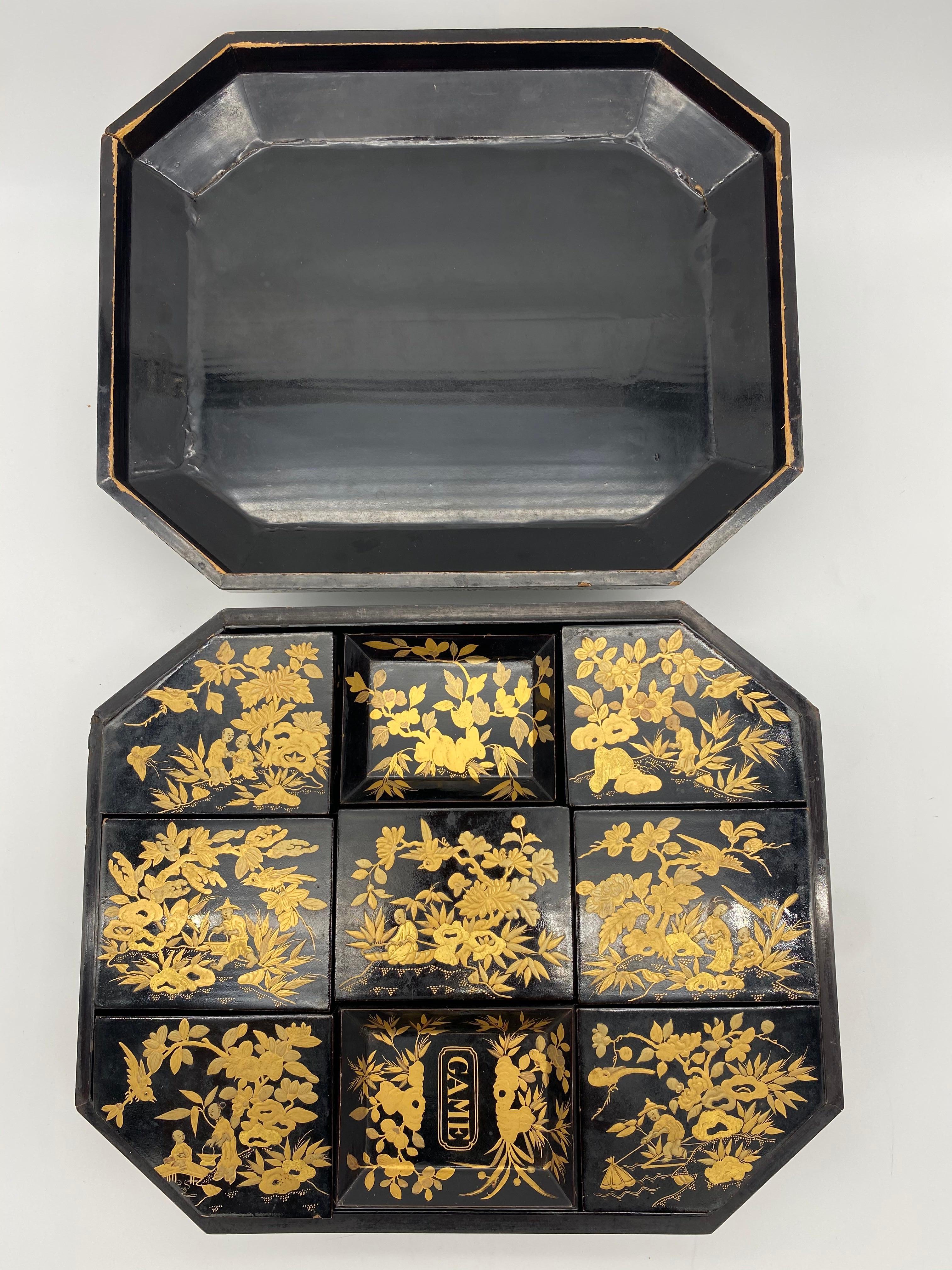 Antike chinesische Export-Spielkasten aus lackiertem Lack aus dem 18. Jahrhundert (Chinesisch) im Angebot