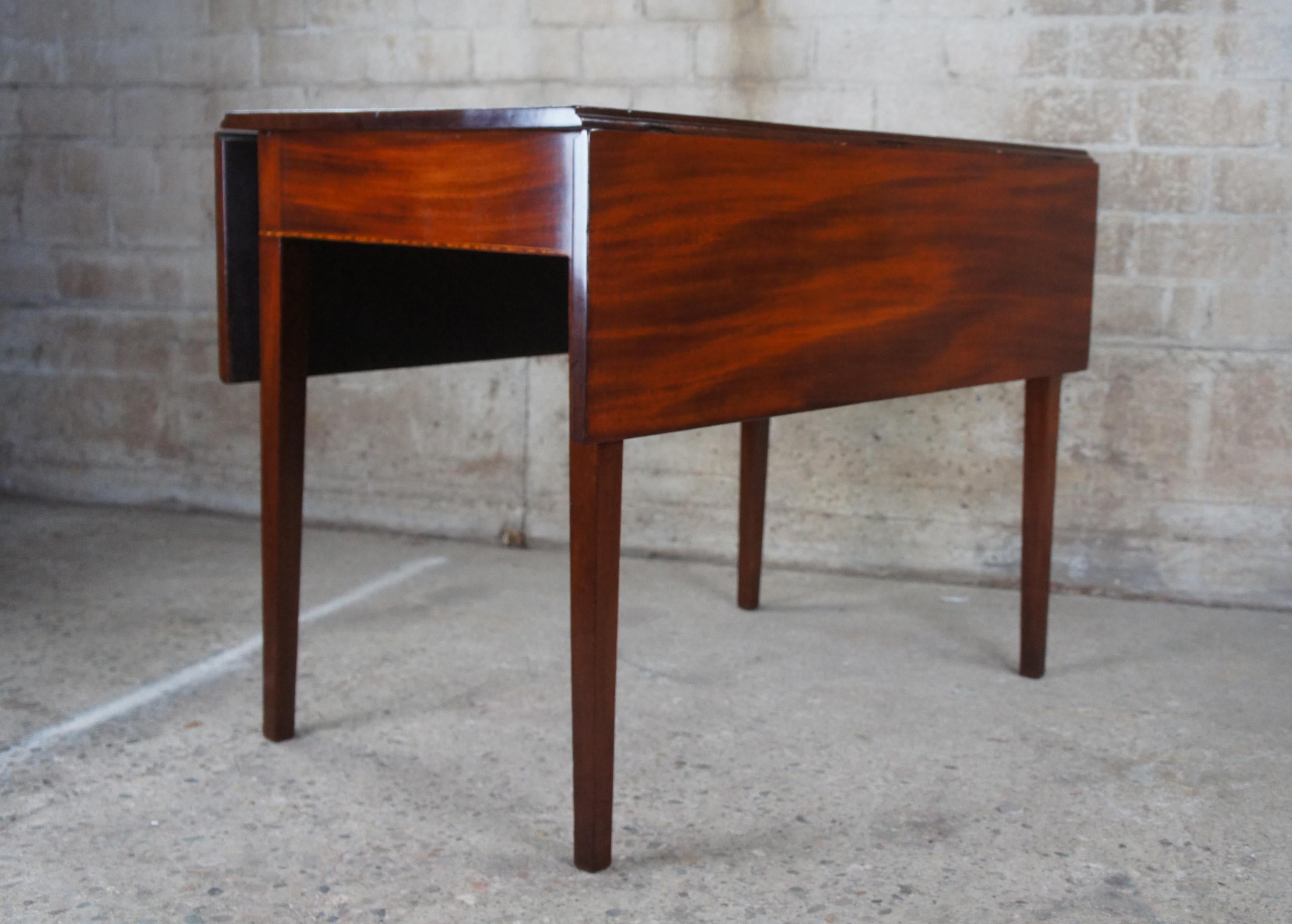 Antique 18th Century Federal Mahogany Pembroke Drop Leaf Dining Console Table 7