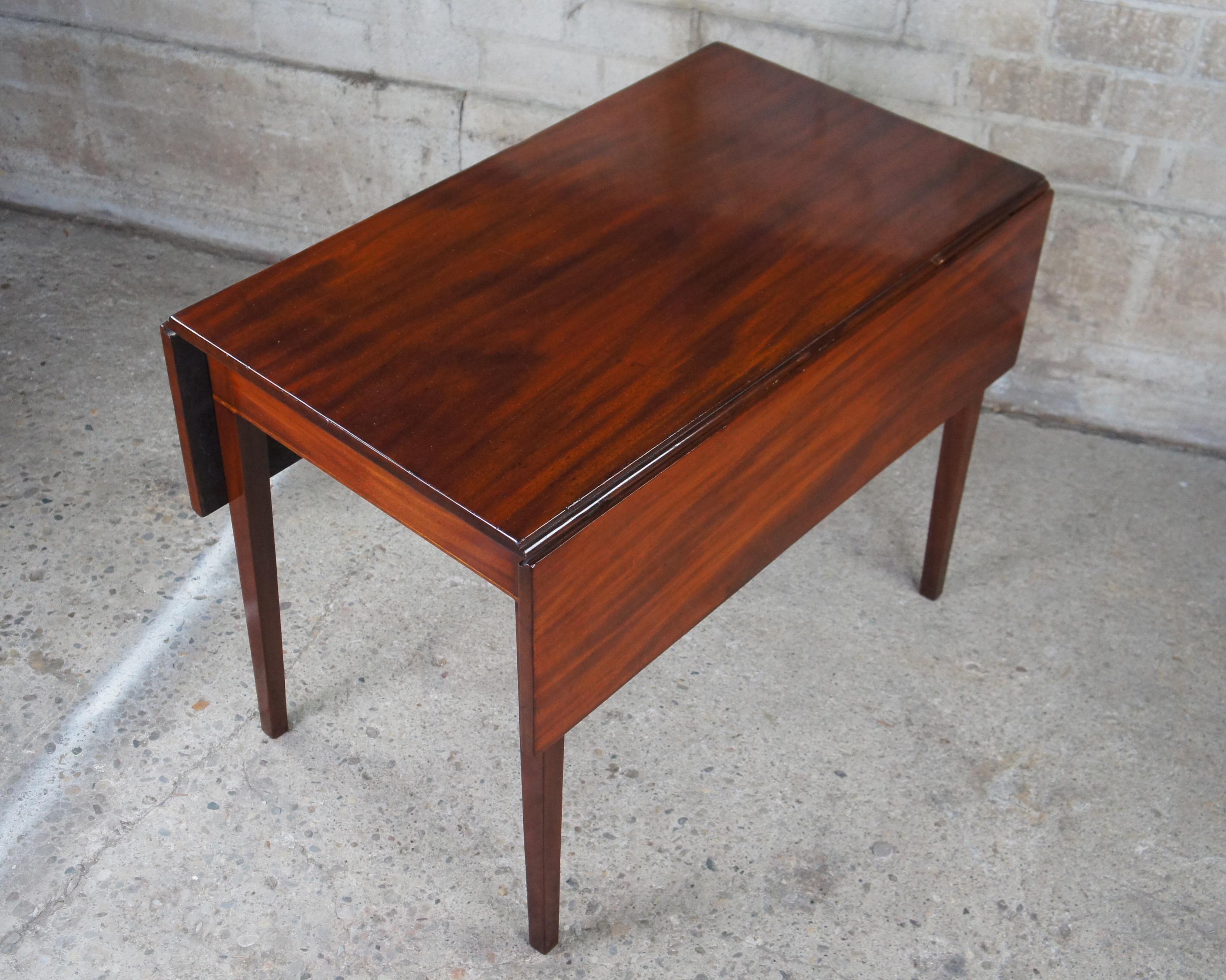 Antique 18th Century Federal Mahogany Pembroke Drop Leaf Dining Console Table 8