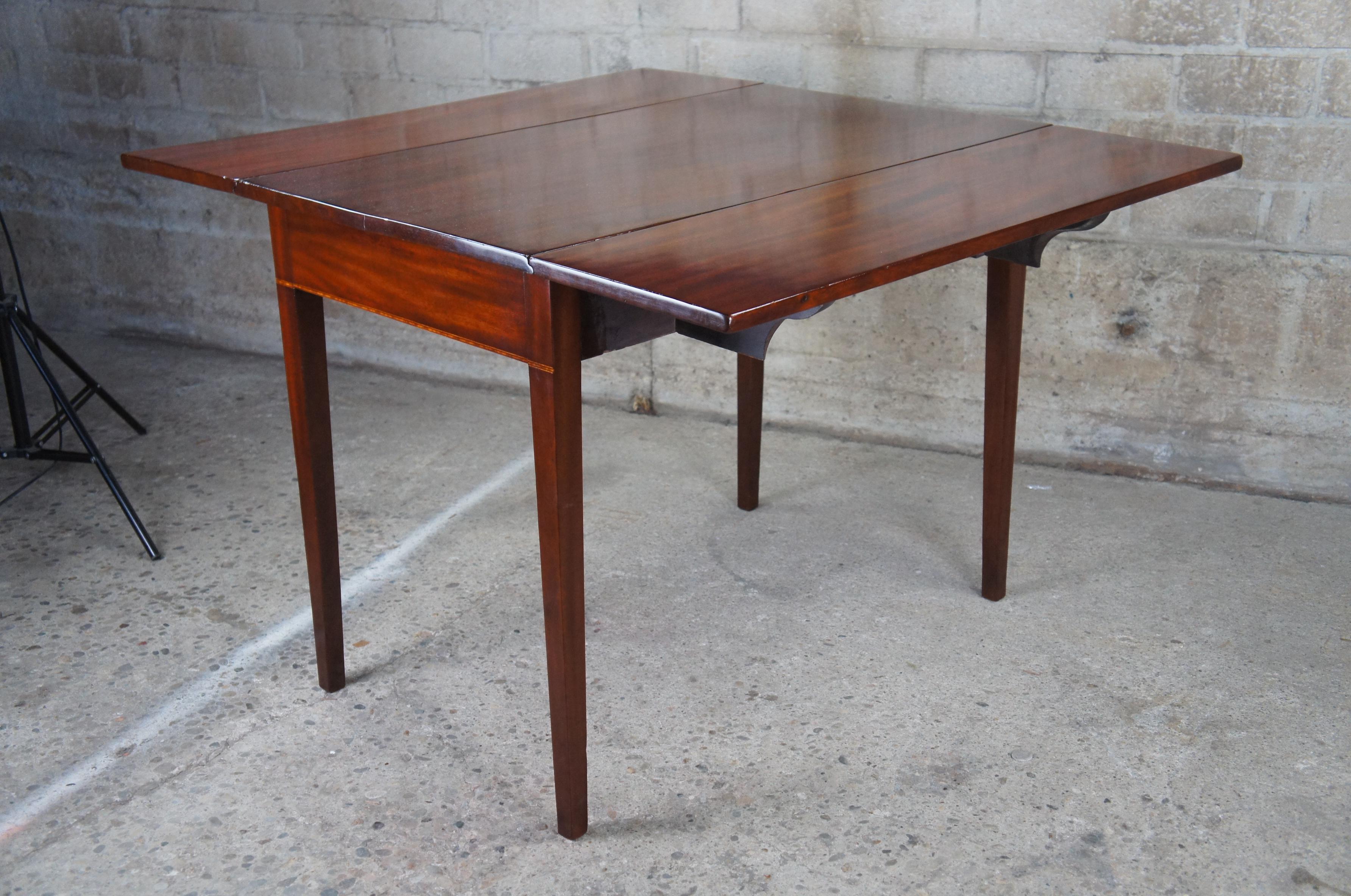 Antique 18th Century Federal Mahogany Pembroke Drop Leaf Dining Console Table 5