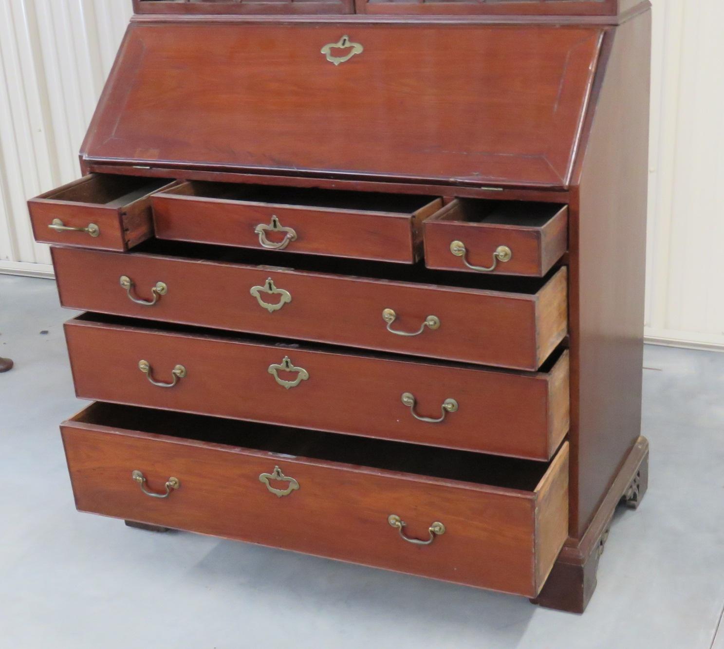 Antique 18th Century Federal Style Secretary Desk In Good Condition In Swedesboro, NJ