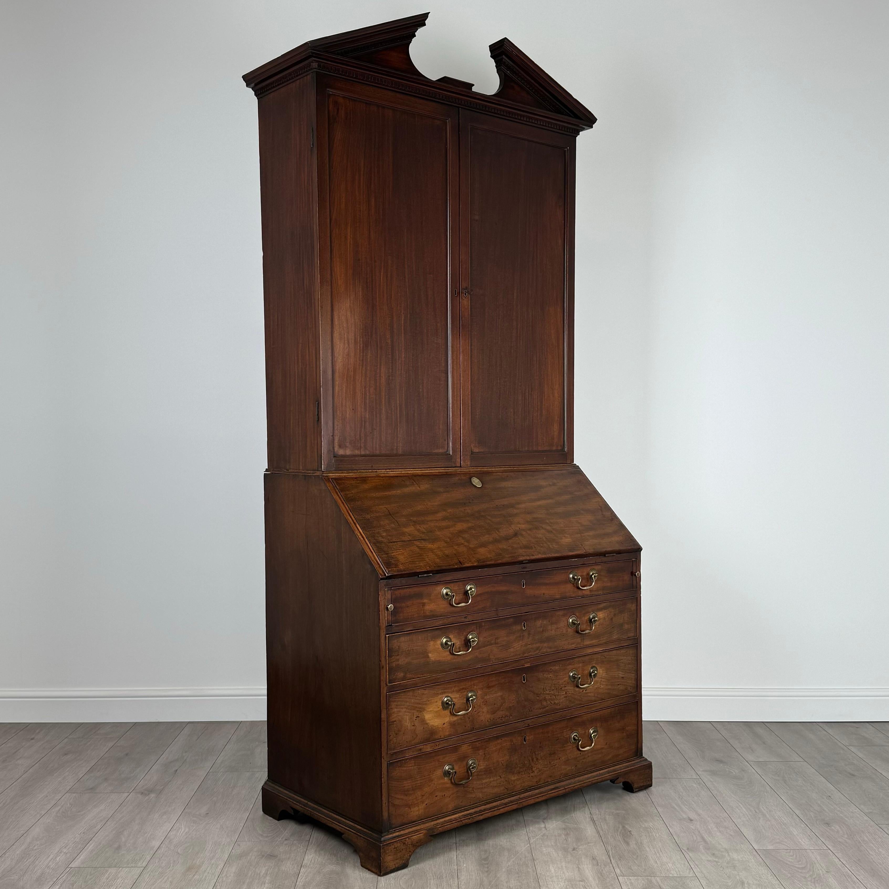 Ancienne bibliothèque bureau du 18ème siècle en acajou ( REF AF-3672 ) en vente 4