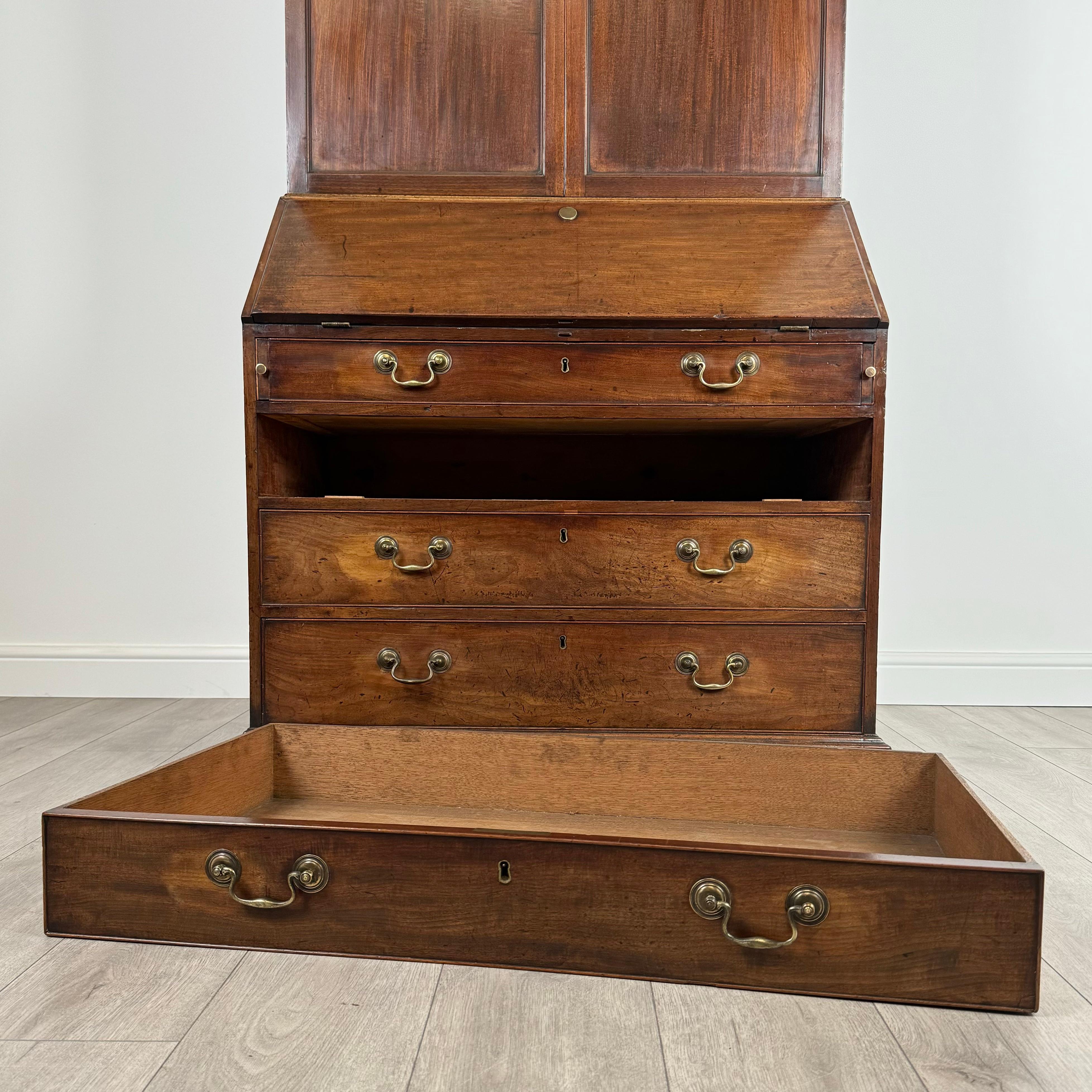 Ancienne bibliothèque bureau du 18ème siècle en acajou ( REF AF-3672 ) en vente 5