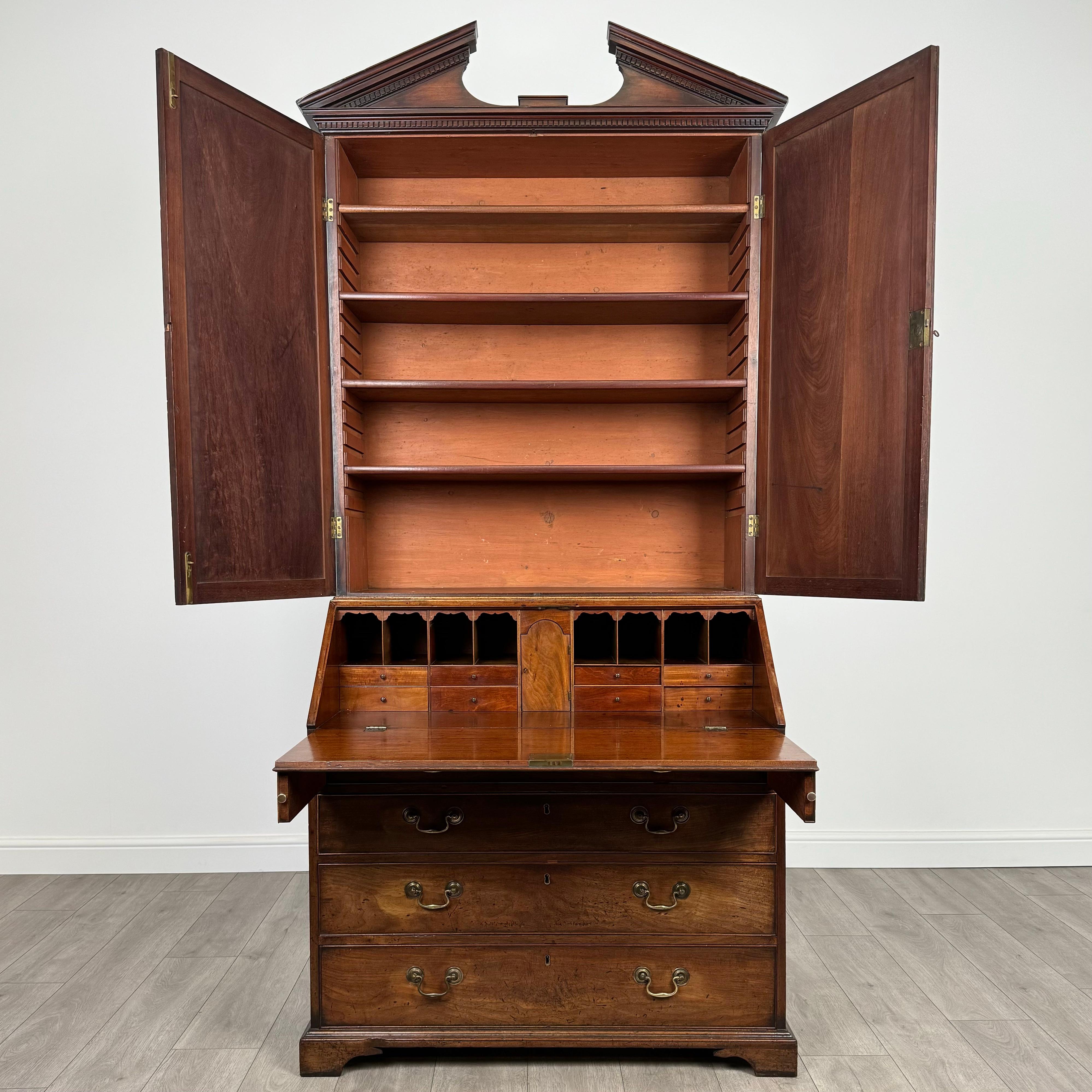 Britannique Ancienne bibliothèque bureau du 18ème siècle en acajou ( REF AF-3672 ) en vente