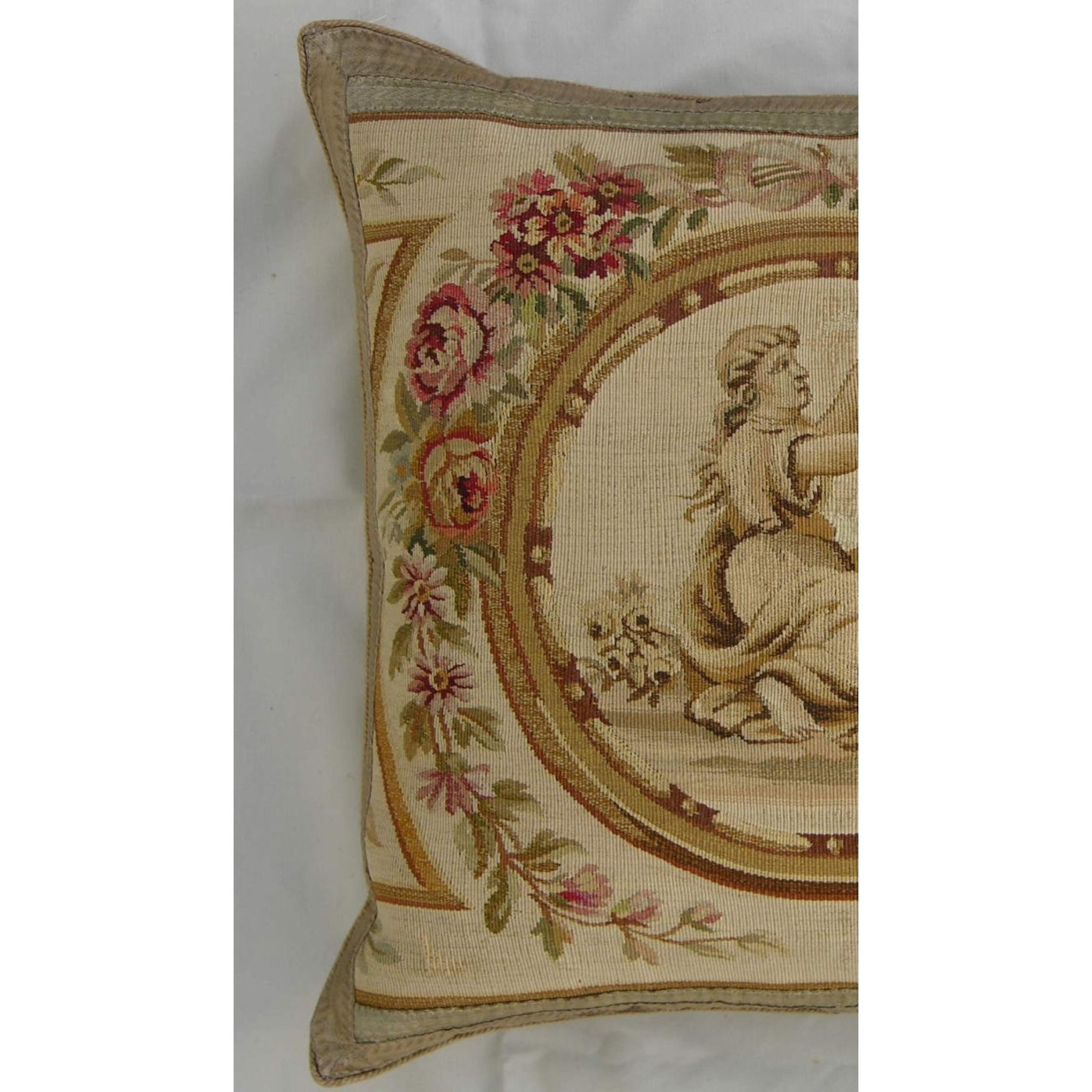 Antique 18th Century French Aubusson Tapestry Pillow 21'' X 20'' In Good Condition For Sale In Los Angeles, US