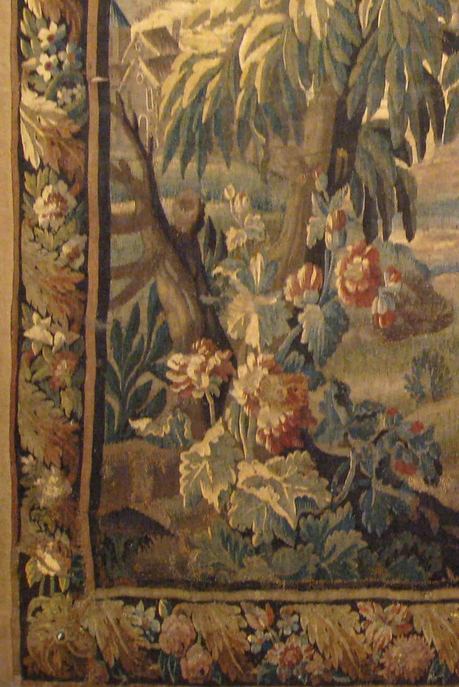 Français Tapisserie française du 18ème siècle, Verdure, avec oiseaux et arbres en vente