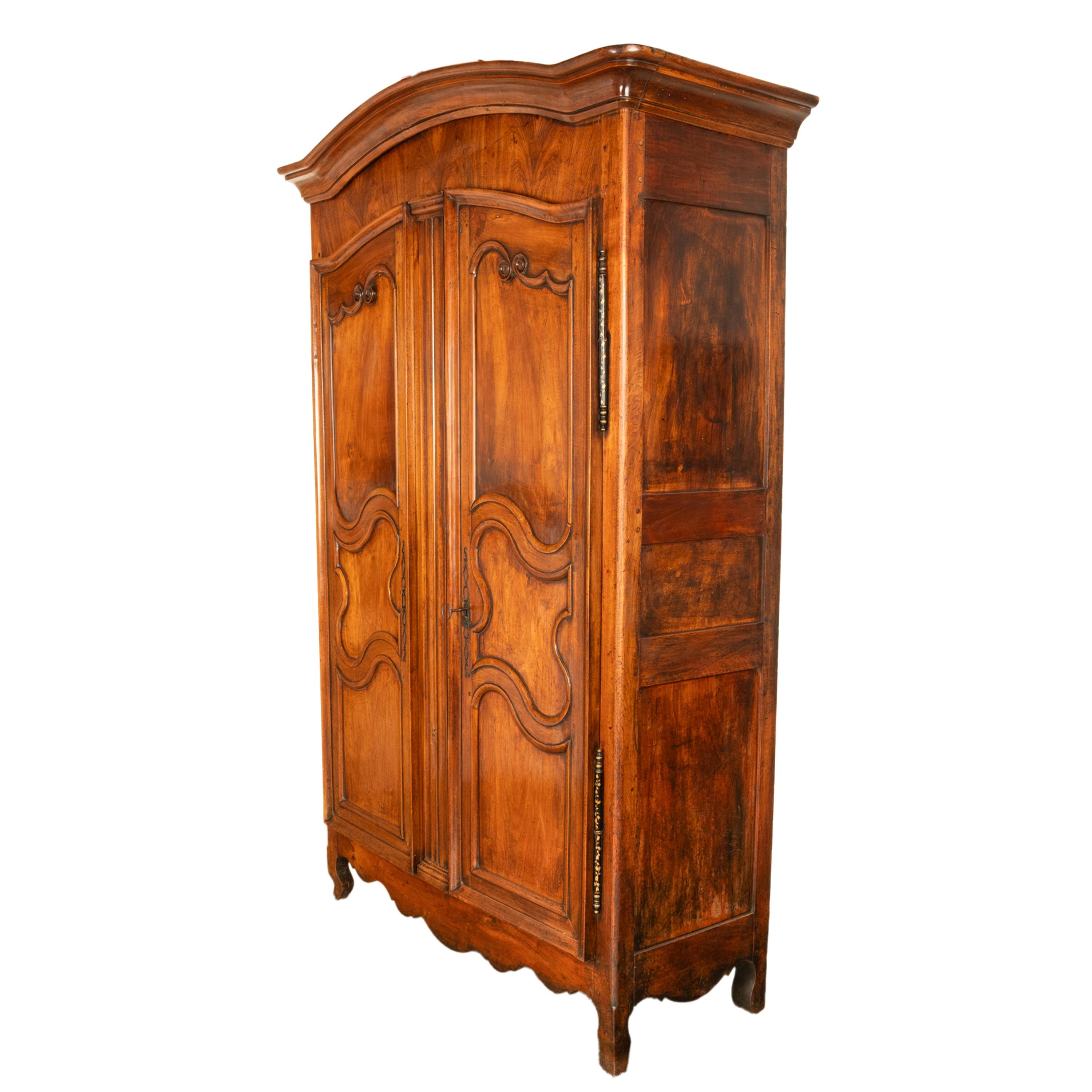 Luigi XV Antique French 18th Century Fruitwood Louis XV Provincial Armoire Wardrobe 1760