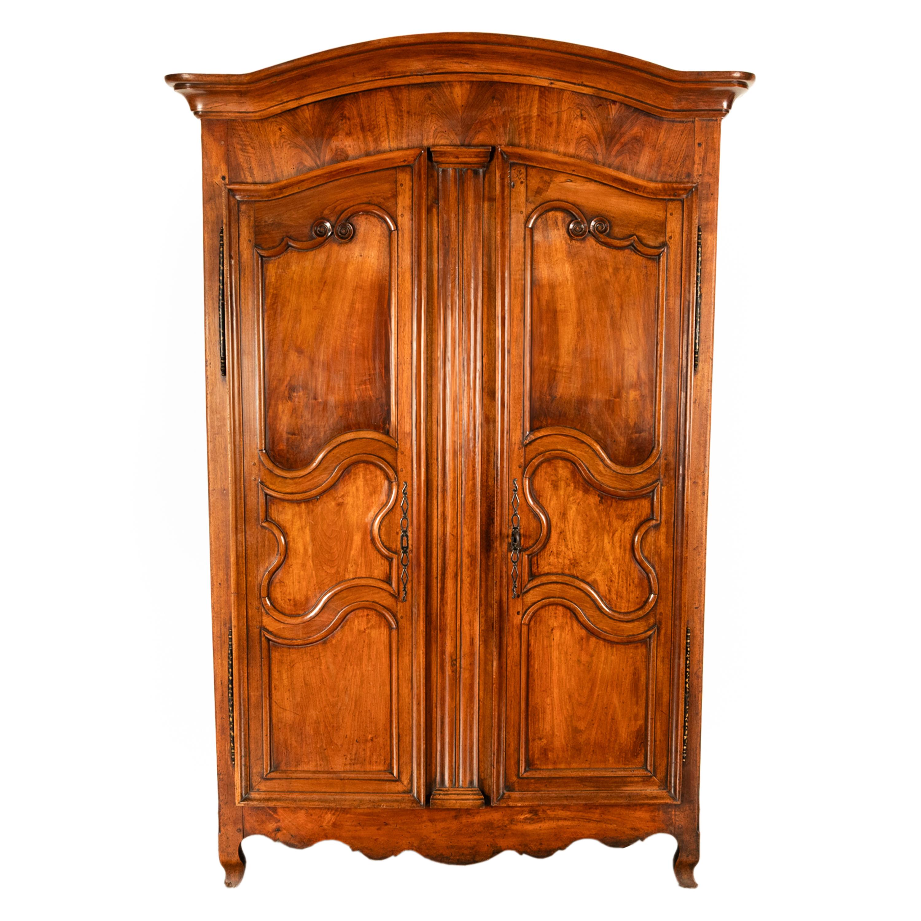 Francese Antique French 18th Century Fruitwood Louis XV Provincial Armoire Wardrobe 1760