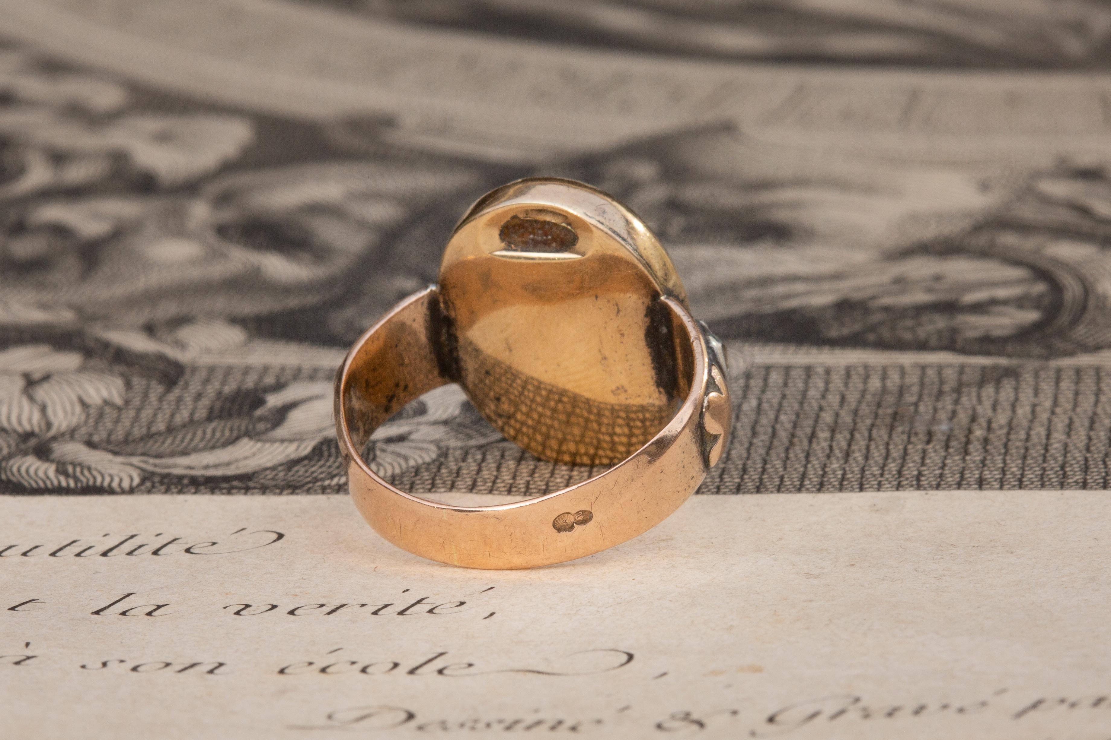 Antique 18th Century Garnet Zeus Jupiter Intaglio Signet Ring with Diamonds In Excellent Condition In London, GB