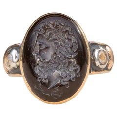 Ancienne bague signée Zeus Jupiter Intaglio du 18ème siècle avec diamants