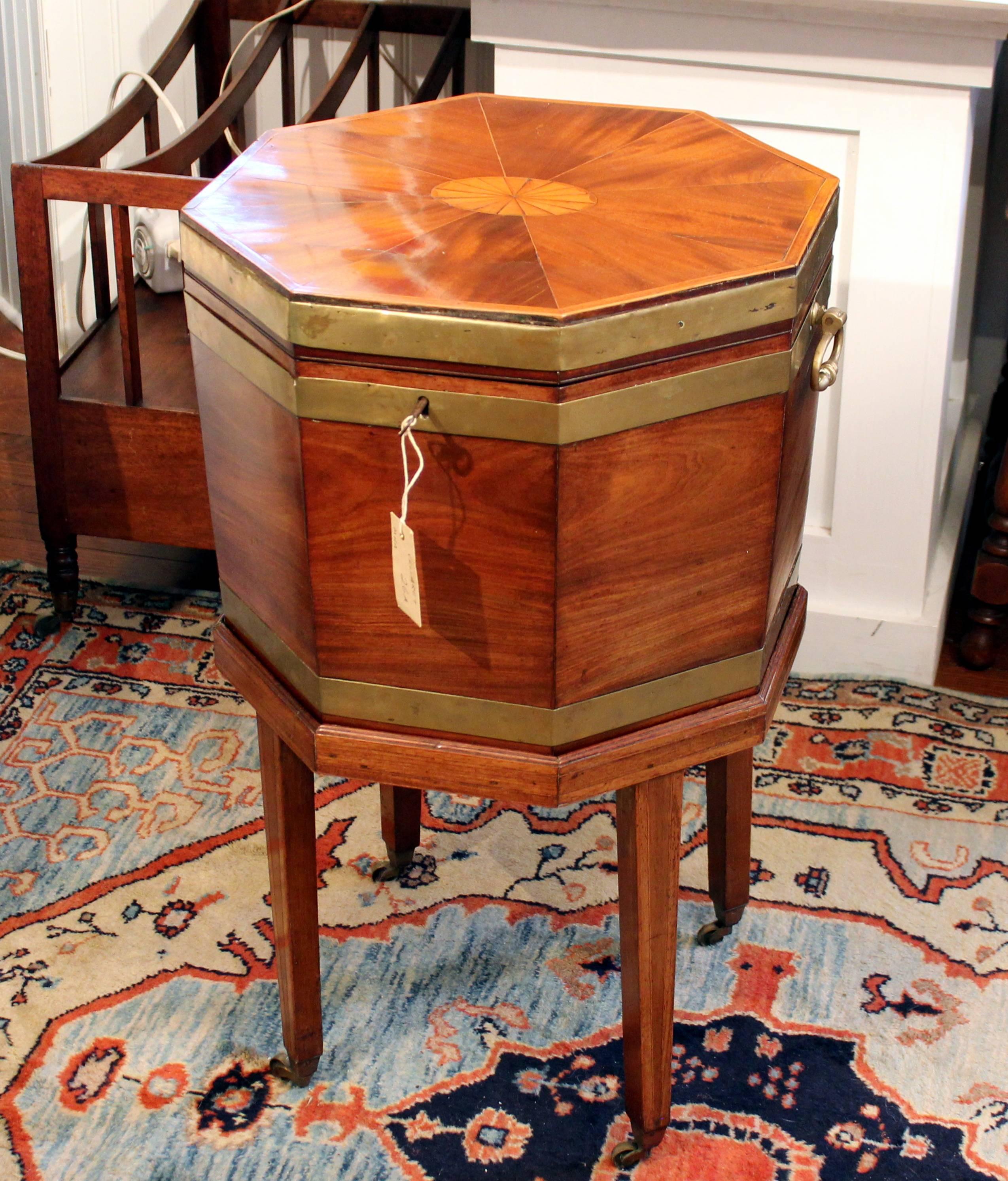 Antique 18th Century George III Inlaid Satinwood Wine Cooler Cellarette on Stand For Sale 3