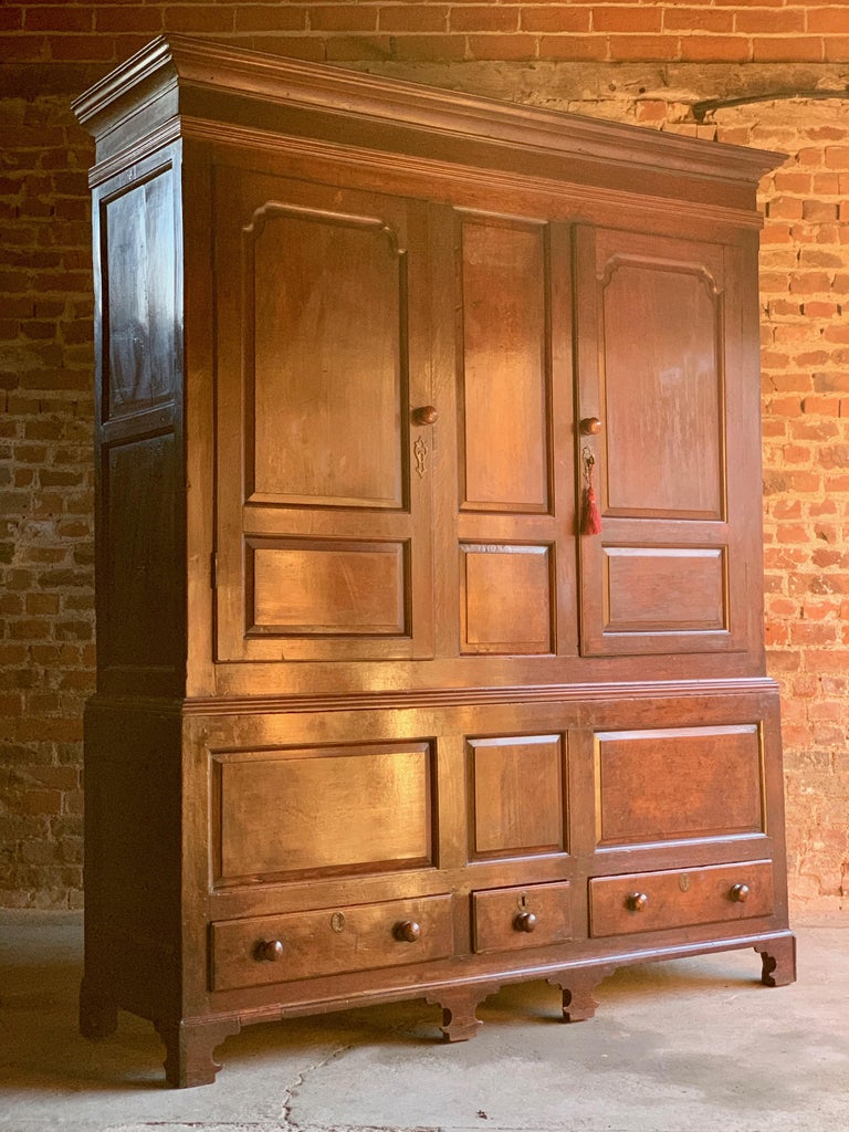 Antique 18th Century III Oak Livery Cupboard, circa 1780 For