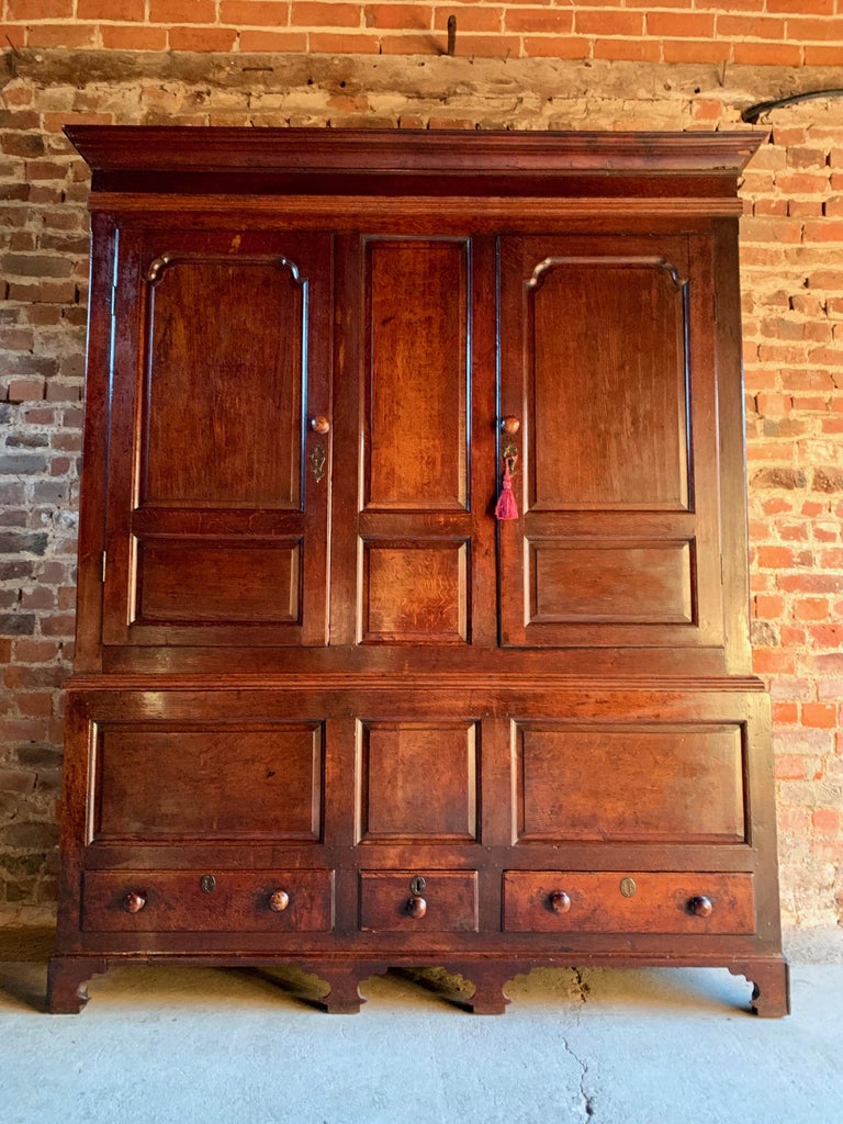 Antique 18th Century III Oak Livery Cupboard, circa 1780 For