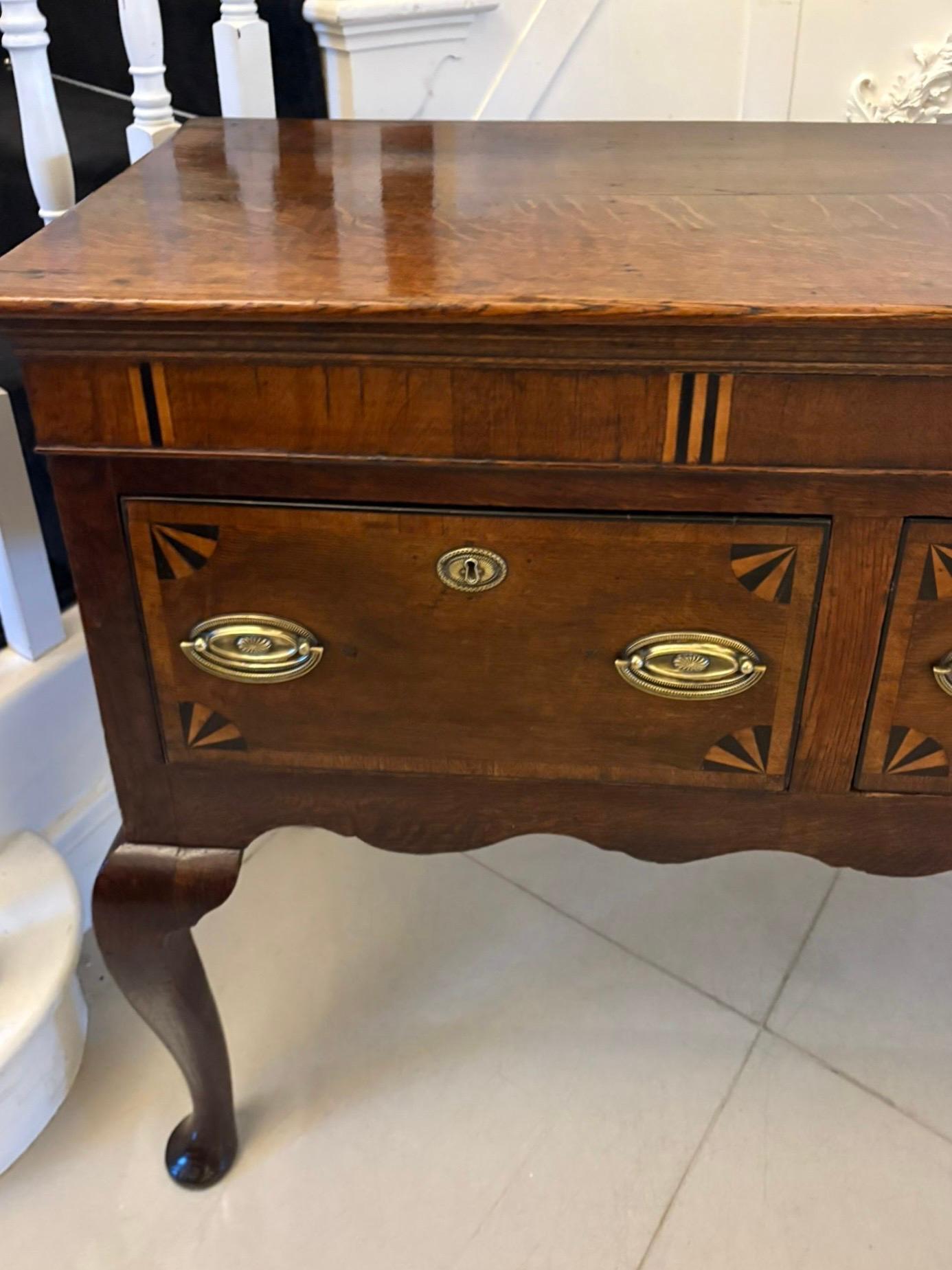 Ancienne base de commode en chêne et acajou George III du 18e siècle en vente 5