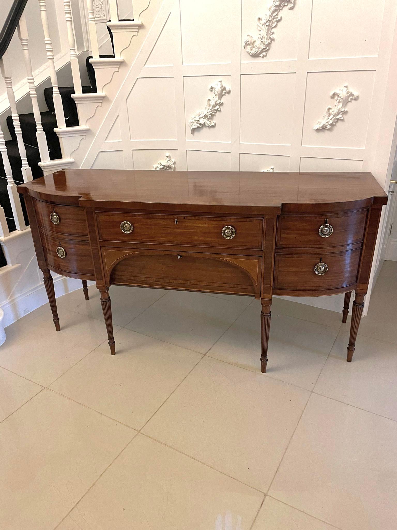 Antique 18th Century George III Quality Figured Mahogany Breakfront Sideboard  In Good Condition For Sale In Suffolk, GB