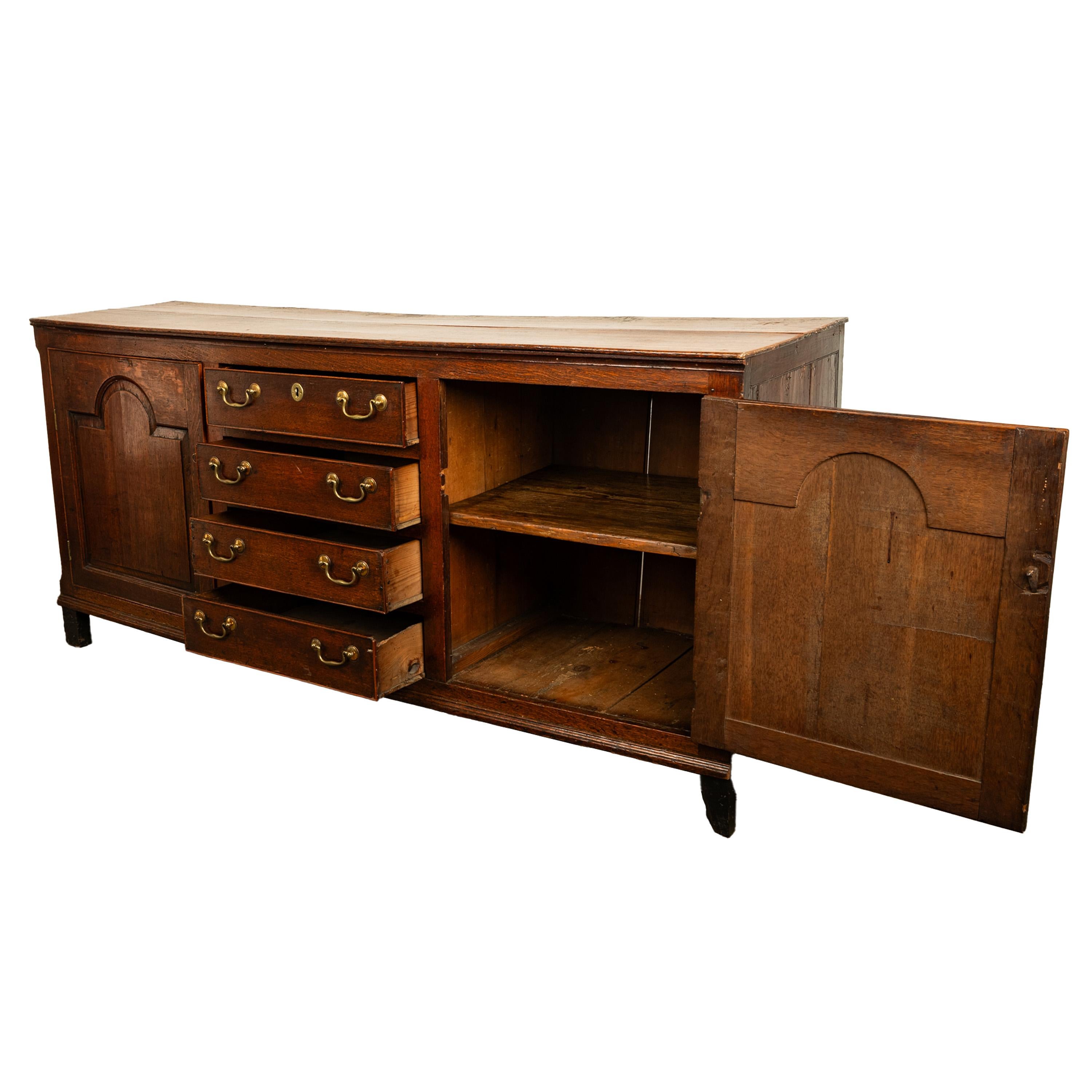 Ancienne commode de style géorgien du 18ème siècle en chêne, 4 tiroirs, 1790 en vente 2