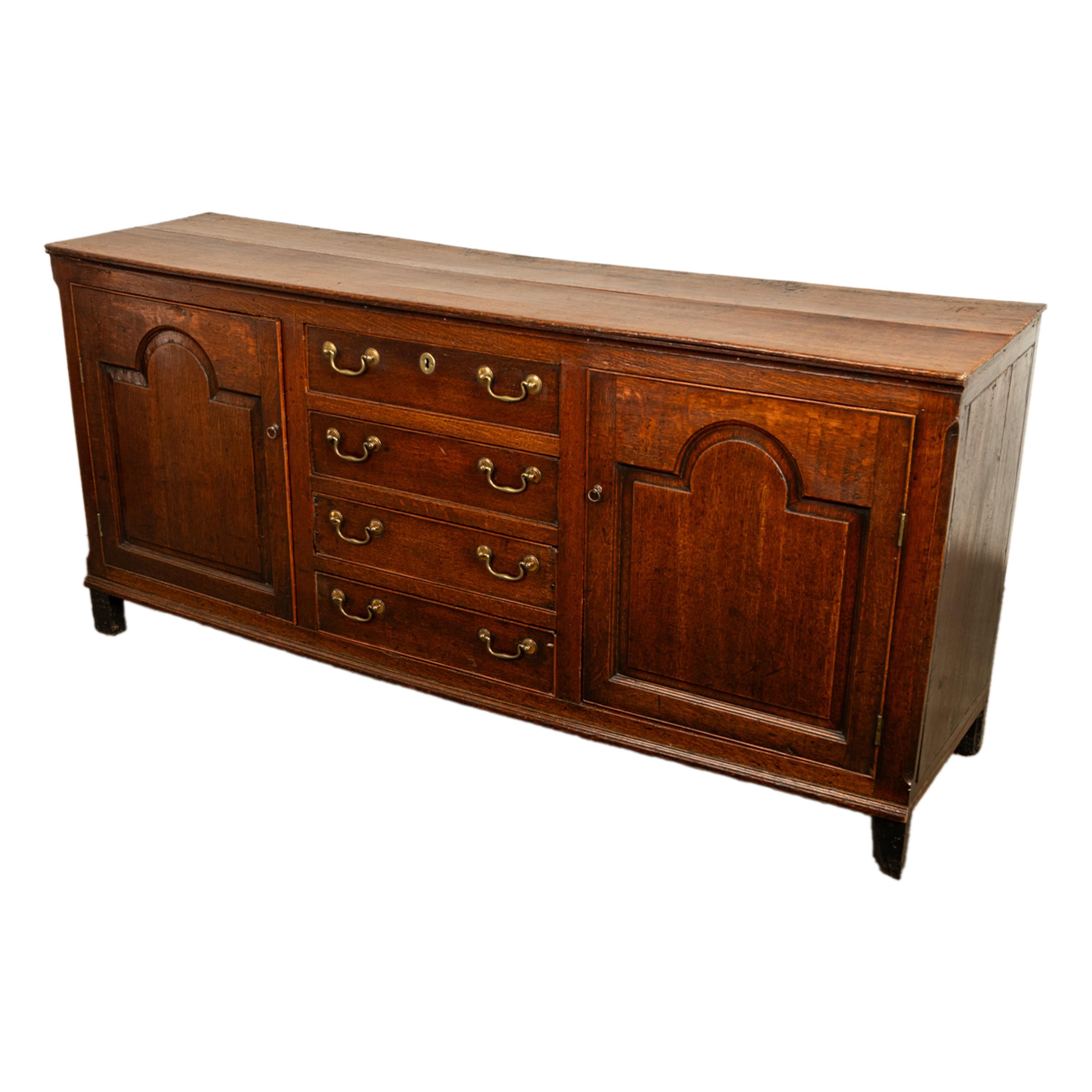 Ancienne commode de style géorgien du 18ème siècle en chêne, 4 tiroirs, 1790 en vente 4