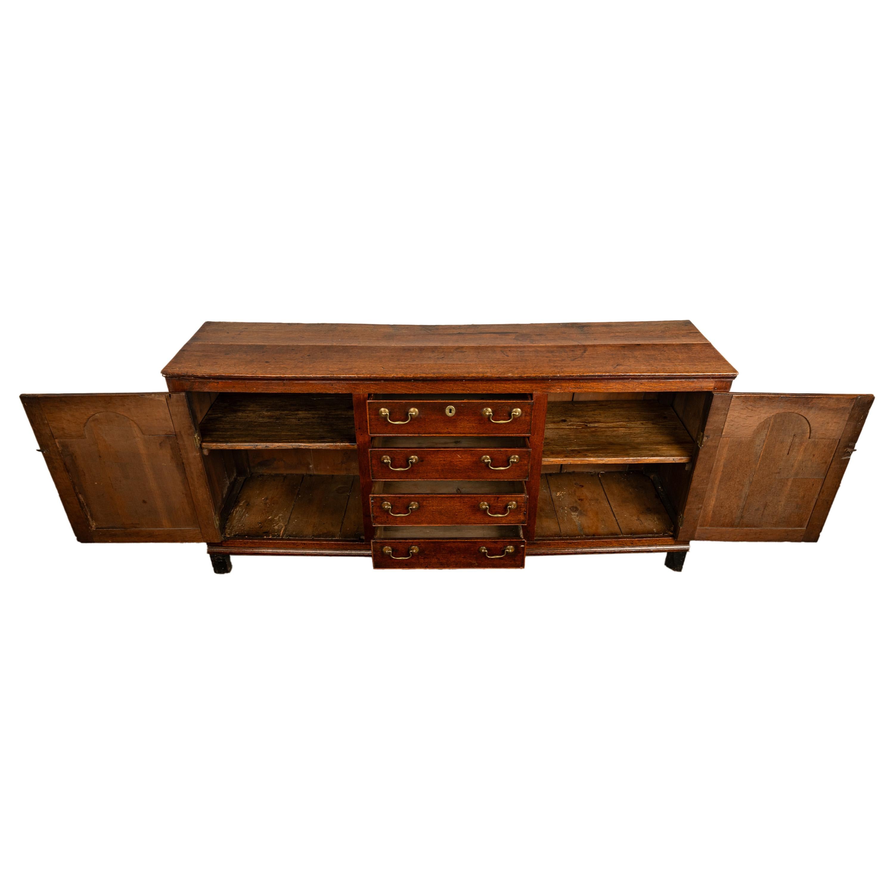 Chêne Ancienne commode de style géorgien du 18ème siècle en chêne, 4 tiroirs, 1790 en vente