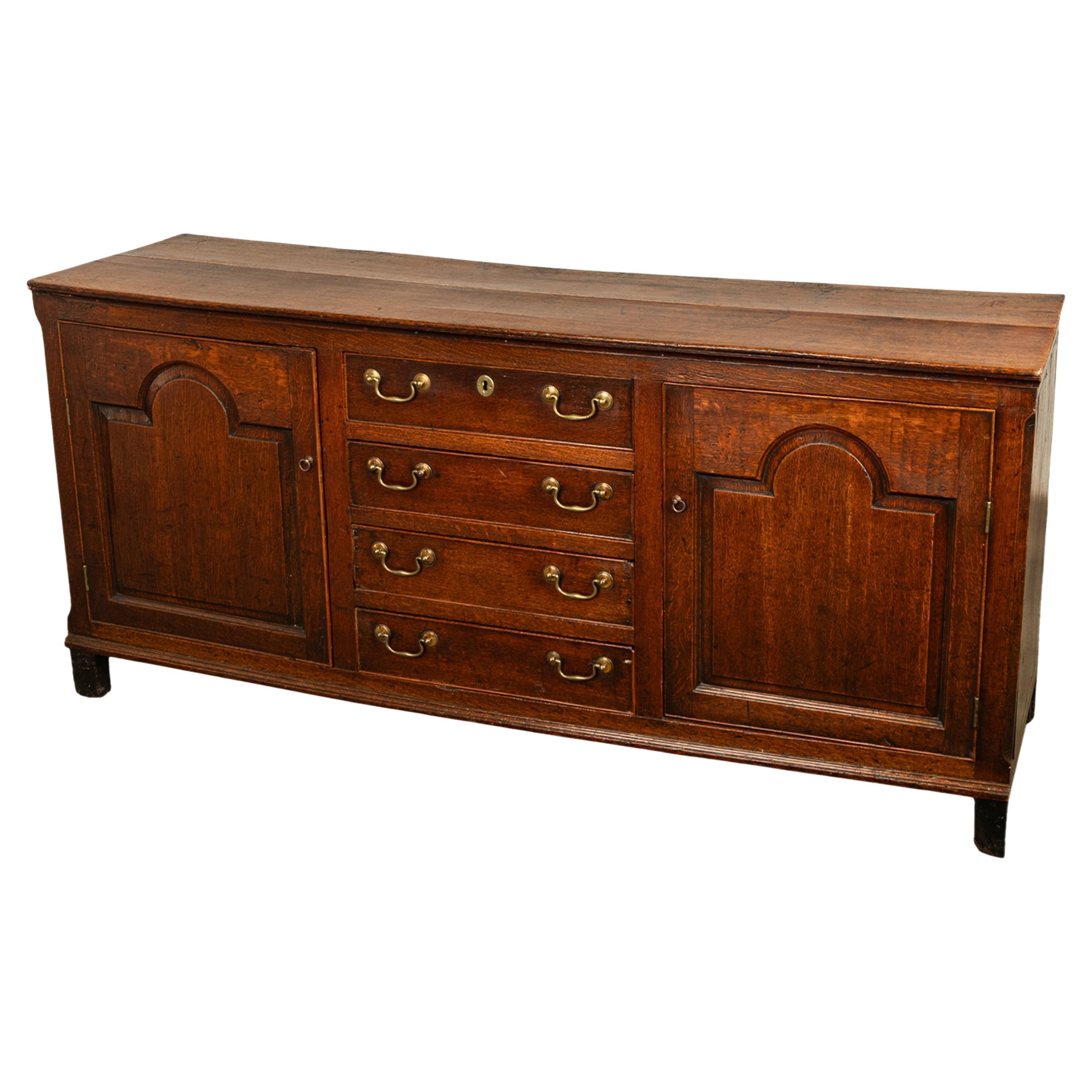 Ancienne commode de style géorgien du 18ème siècle en chêne, 4 tiroirs, 1790 en vente