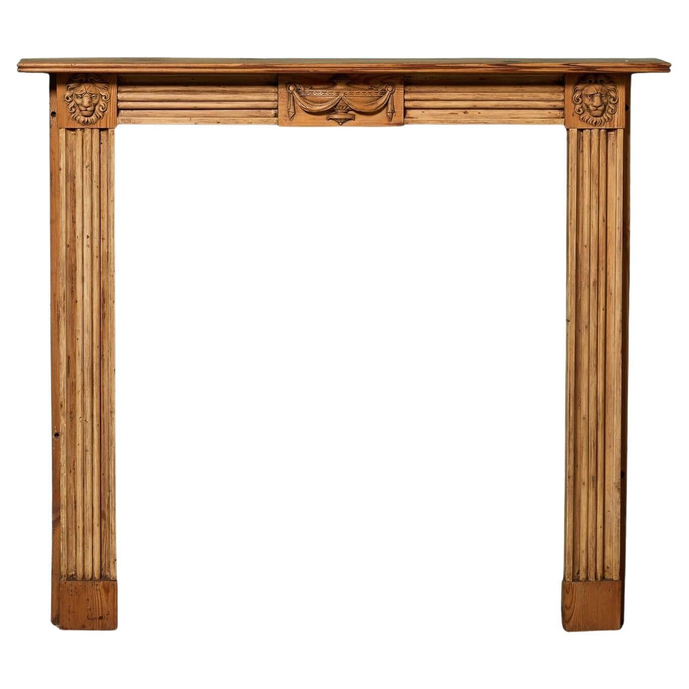 Cheminée ancienne du XVIIIe siècle de style géorgien