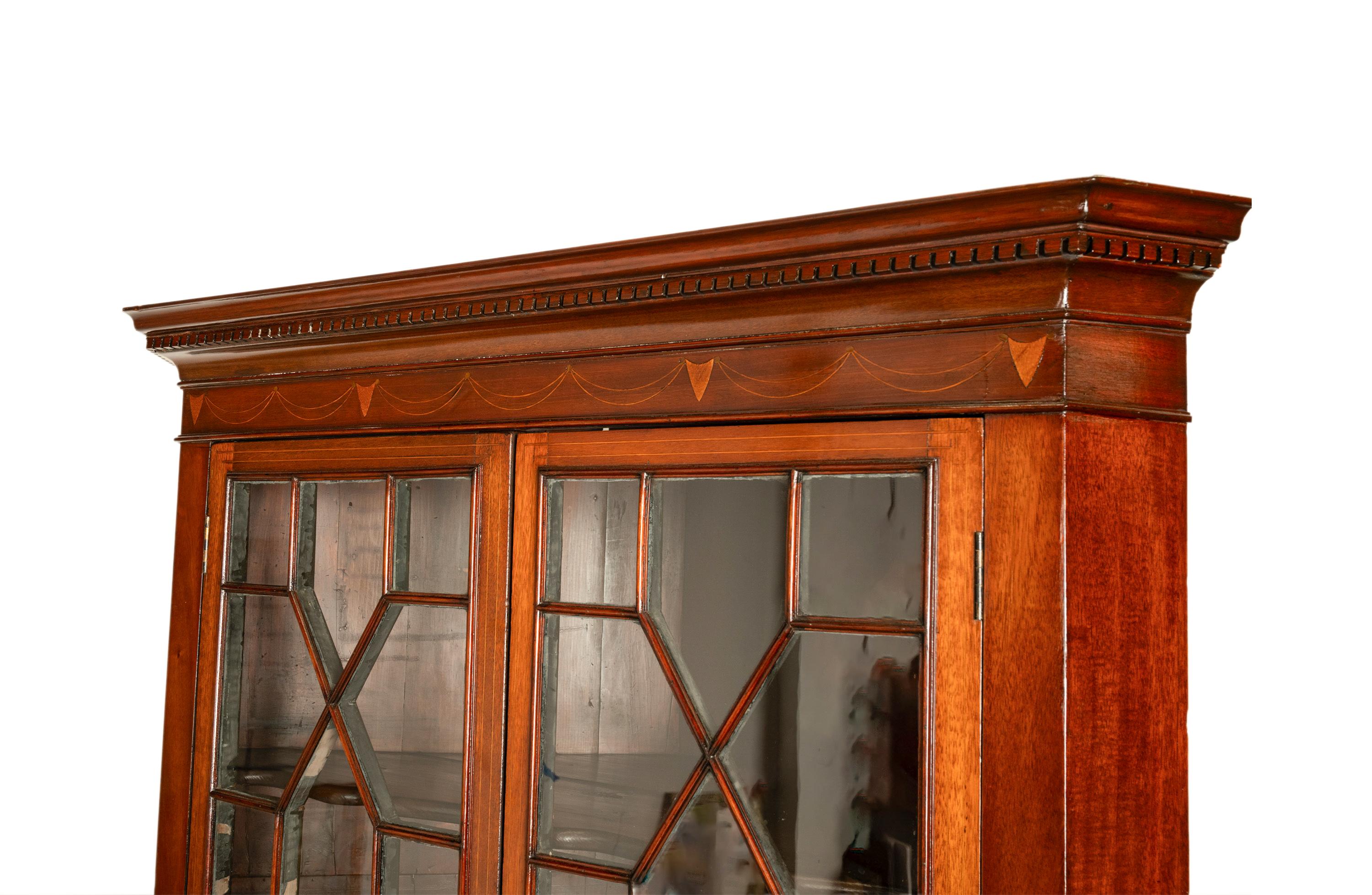 Antique 18th Century Georgian Inlaid Mahogany Freestanding Corner Cabinet 1790 For Sale 4