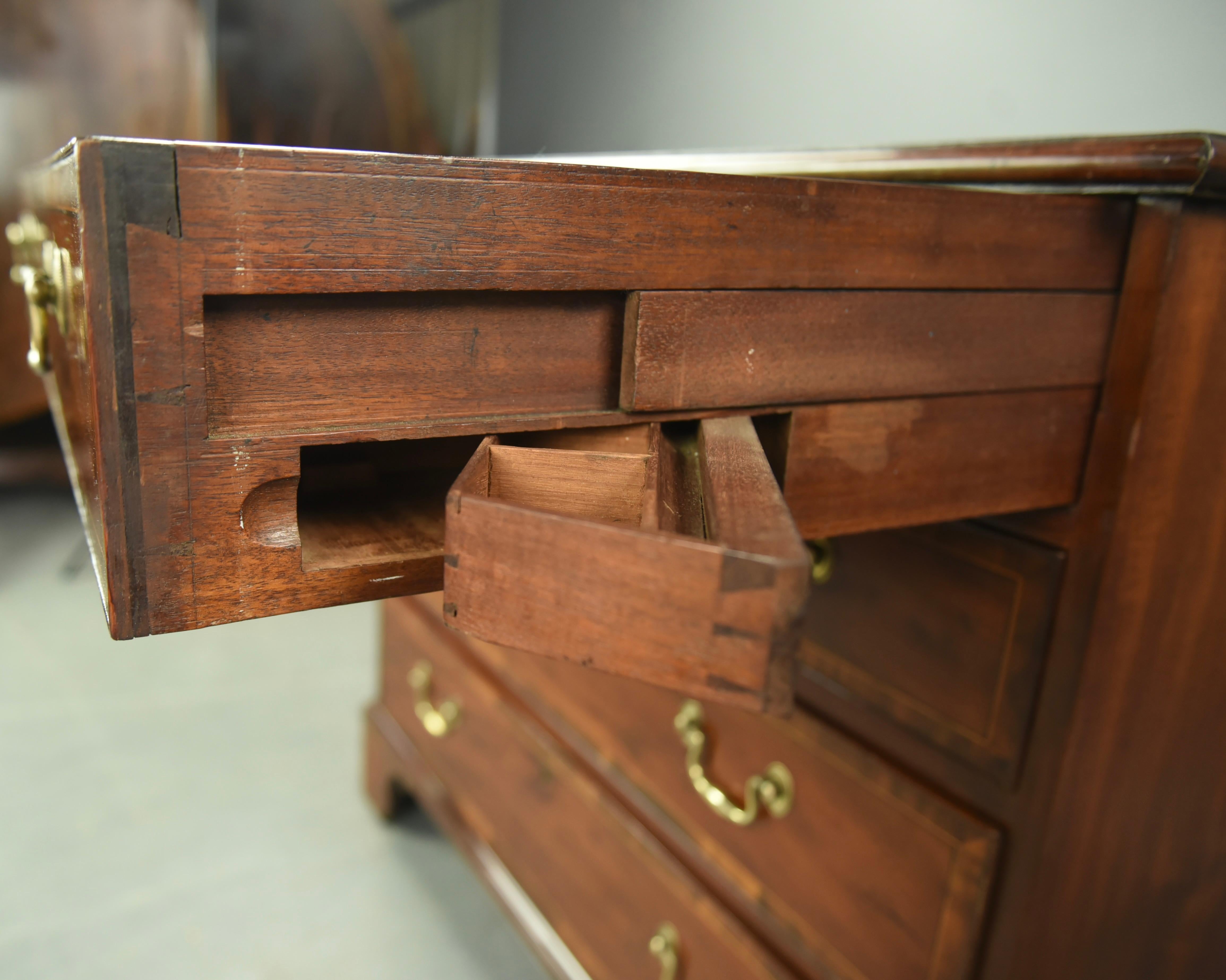 Antique 18th century Georgian mahogany Gentleman's chest of drawers commode  For Sale 2