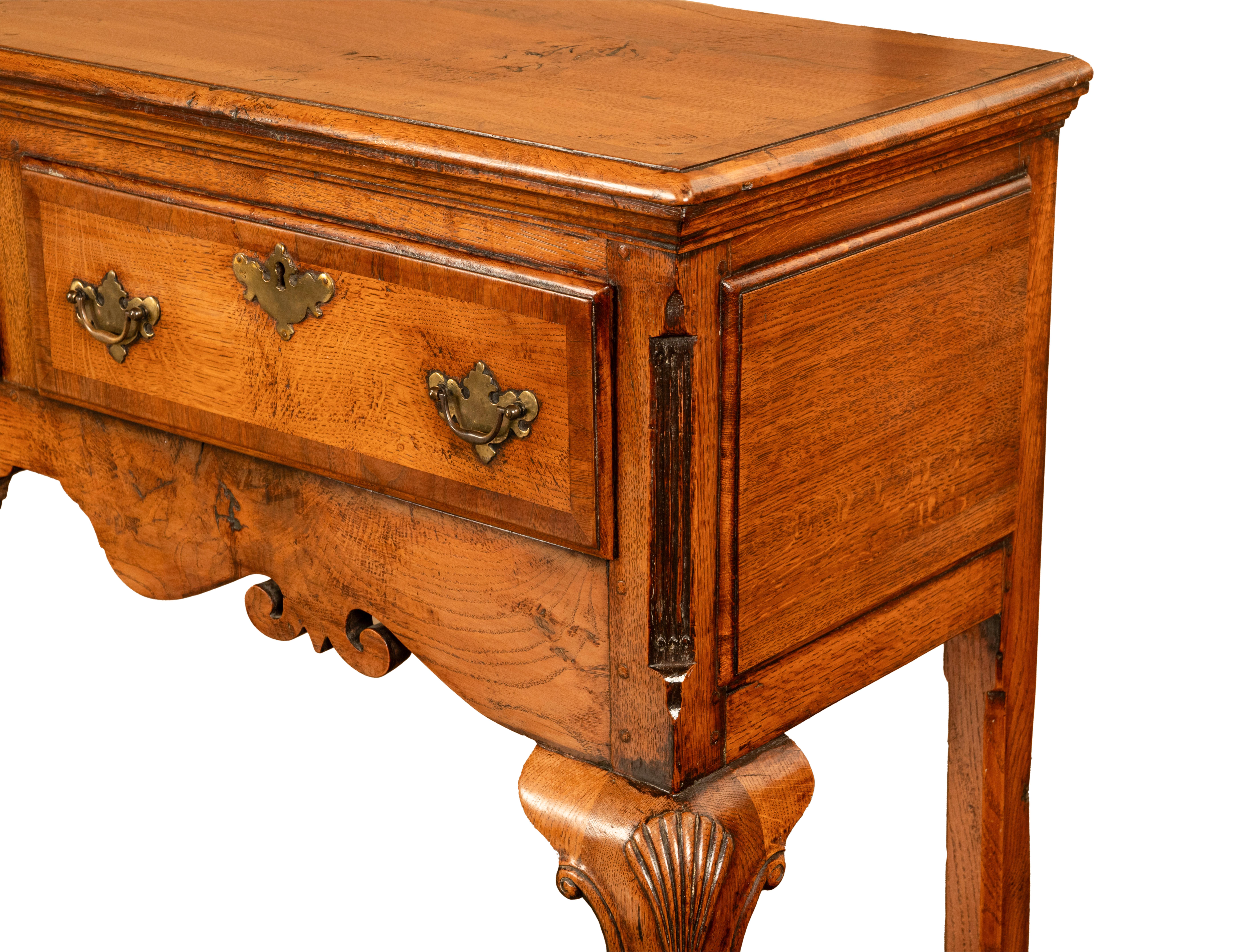 Antico comò georgiano del XVIII secolo in Oak e mogano a fasce incrociate 1780 in vendita 6