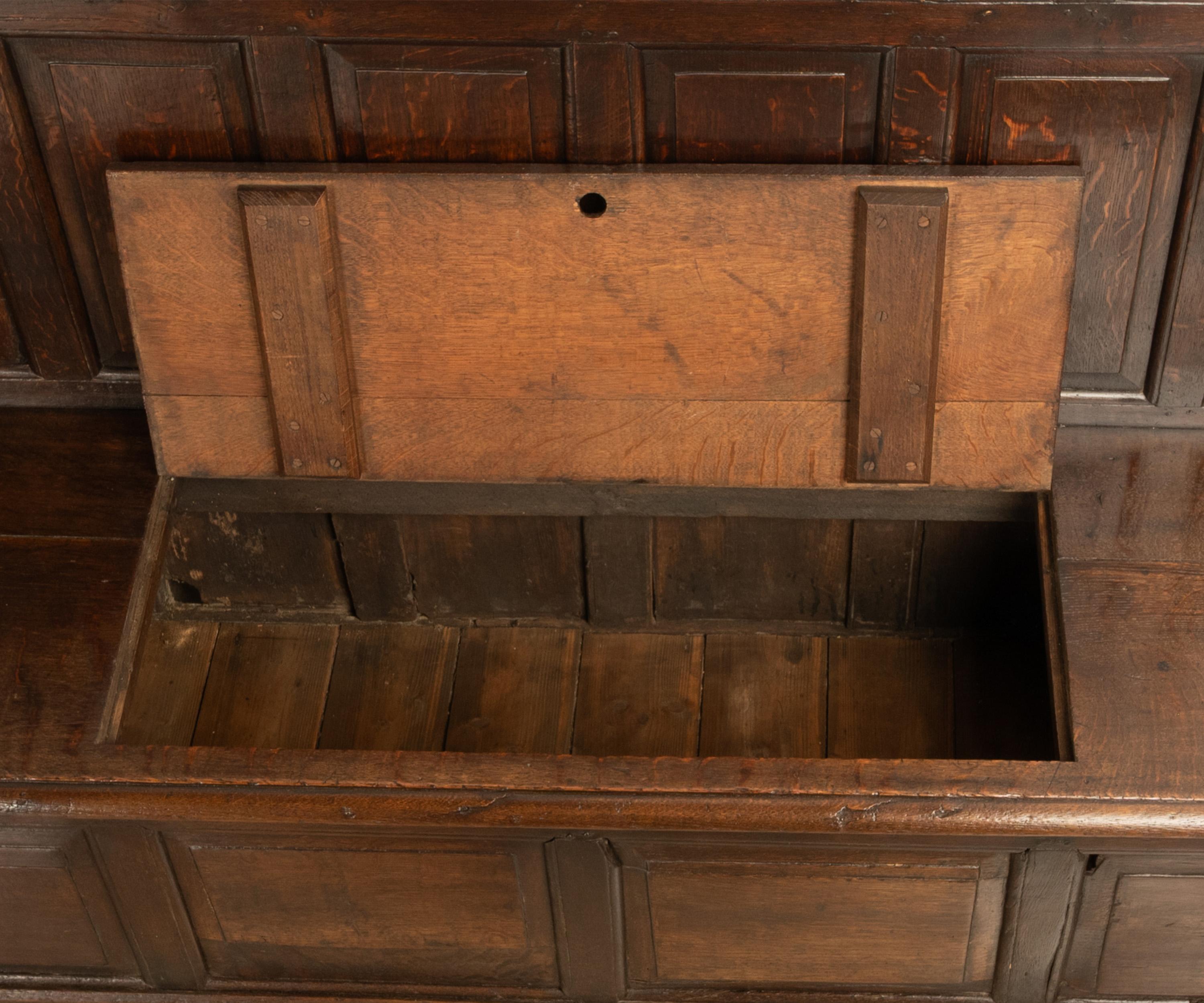 Antike georgianische Eichenholz getäfelte Schachtel Pub Tavern Settle Bench aus dem 18. Jahrhundert 1750 im Angebot 6