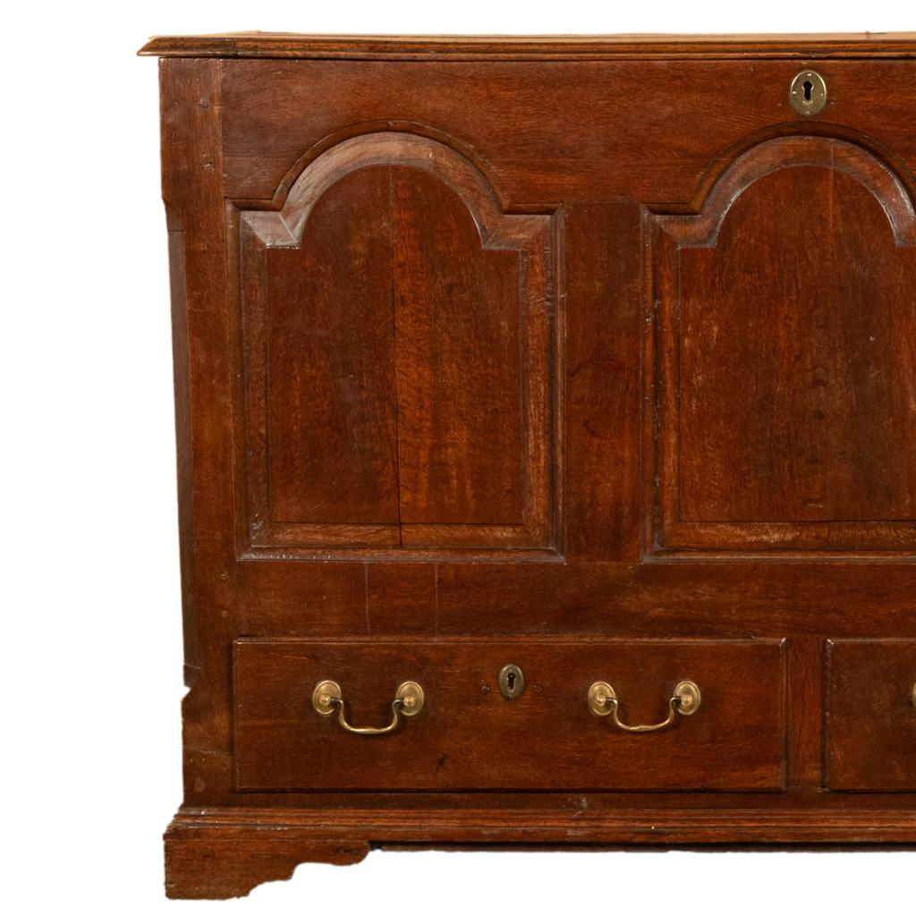 Antique 18th Century Georgian Paneled Lift up Lid Oak Mule Chest Coffer 1760 For Sale 7