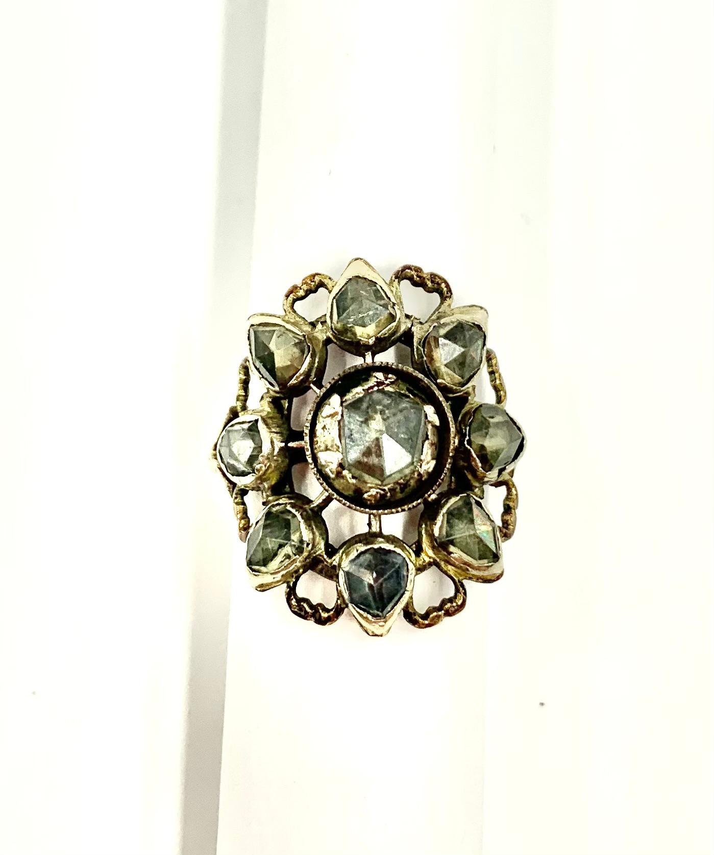 Antiker georgianischer Verlobungsring aus 14 Karat Gold mit seltenem Herzmotiv aus dem 18. Jahrhundert (Rosenschliff) im Angebot