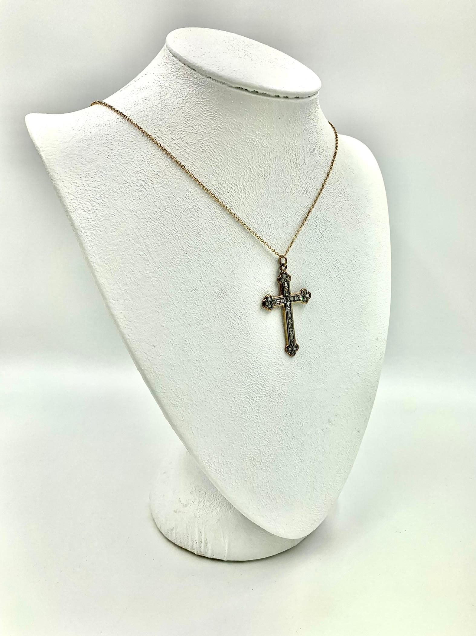Croix antique géorgienne du 18ème siècle en or rose 14 carats avec diamants taille rose en vente 4