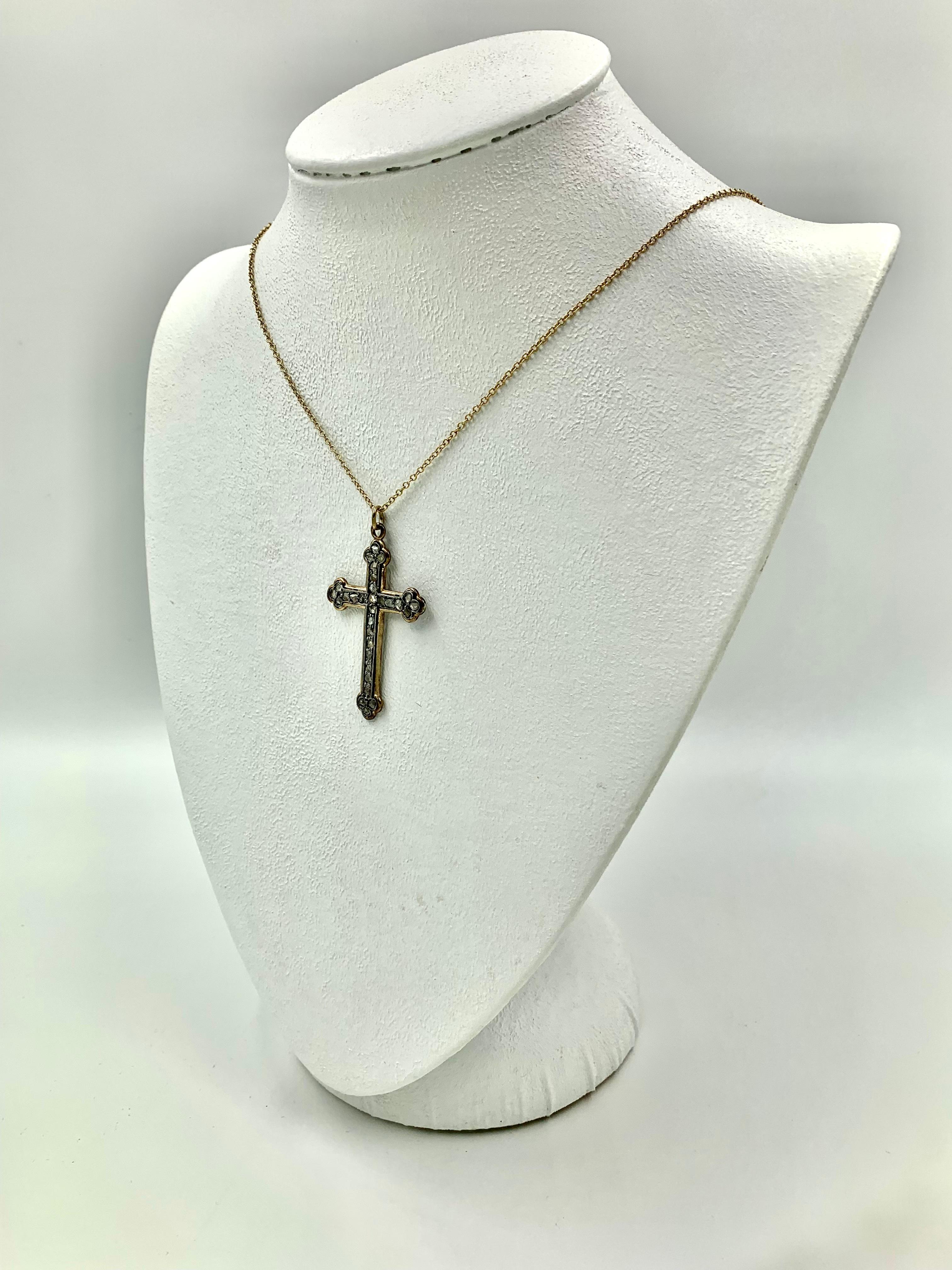 Croix antique géorgienne du 18ème siècle en or rose 14 carats avec diamants taille rose en vente 5