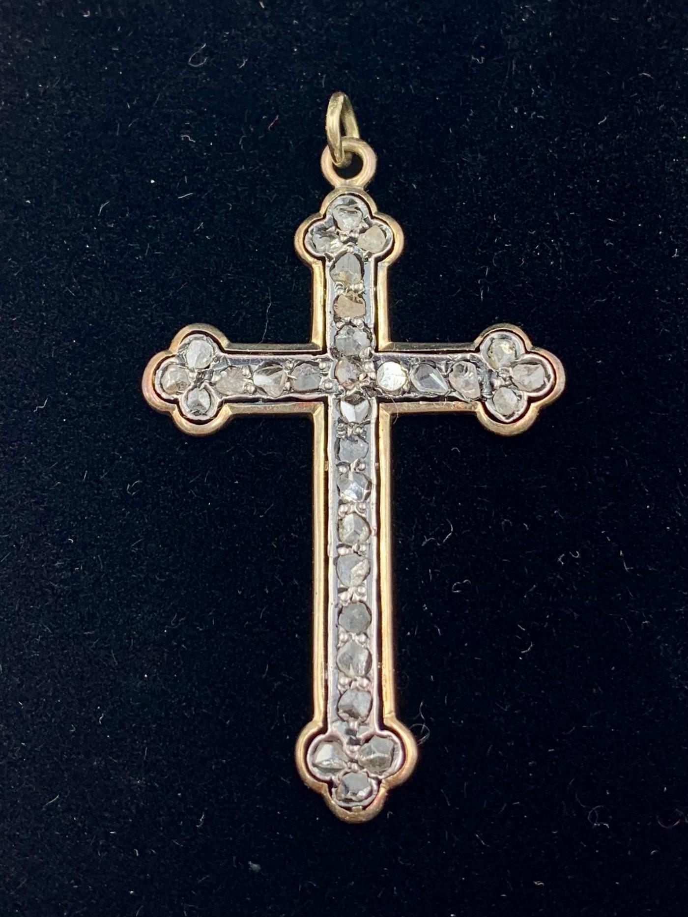 Fine elegant late 18th century Georgian rose cut diamond 14K rose gold trilobed cross. 
Hand cut, natural diamonds of irregular shapes, approximately 2.2 TCW 
The Trilobed cross, sometimes called the Budded Cross with the trilobed terminals symbolic