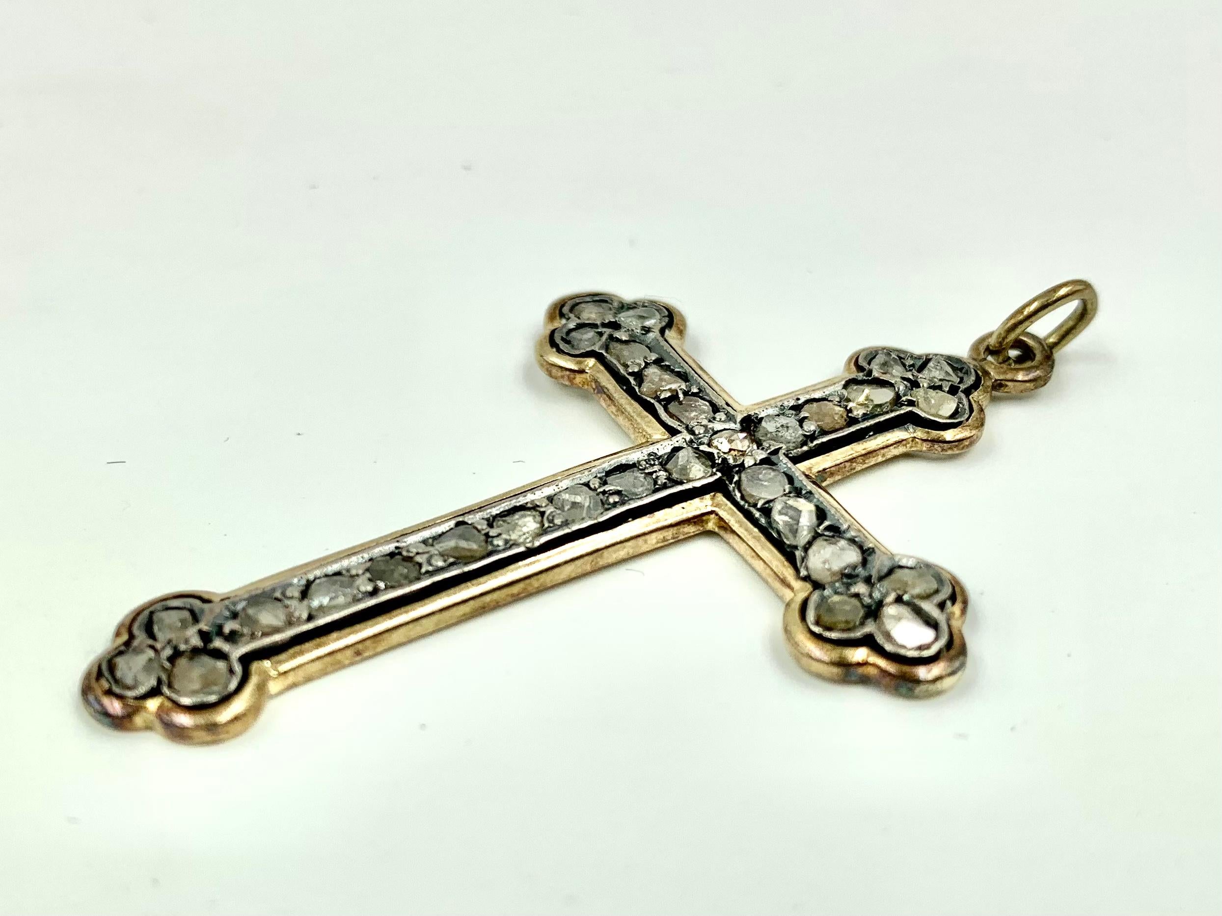 Antikes georgianisches 14 Karat Roségold Cross mit Diamanten im Rosenschliff aus dem 18. Jahrhundert (Georgian) im Angebot