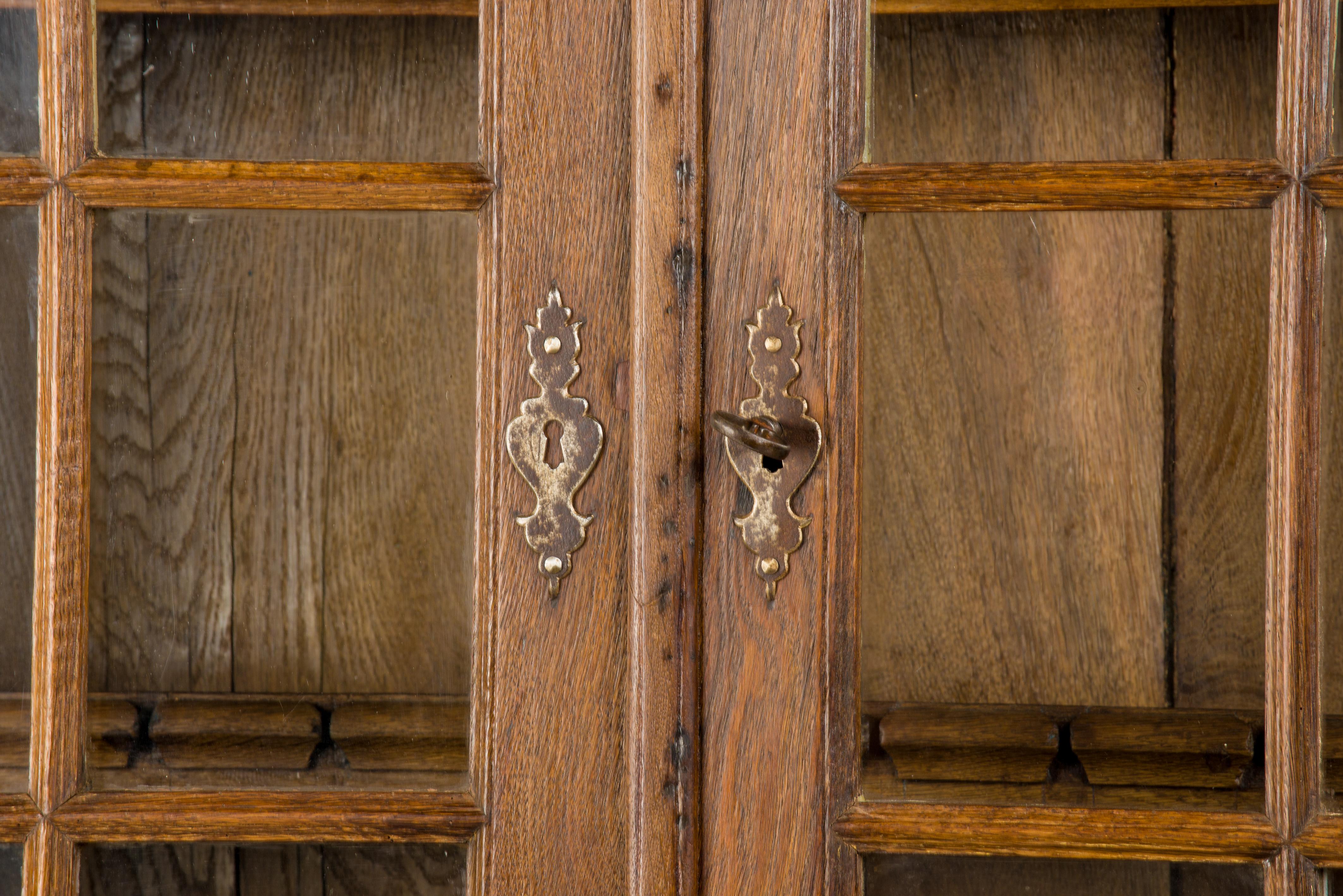 Antique 18th Century German Baroque Warm Brown Solid Oak Display Cabinet For Sale 2