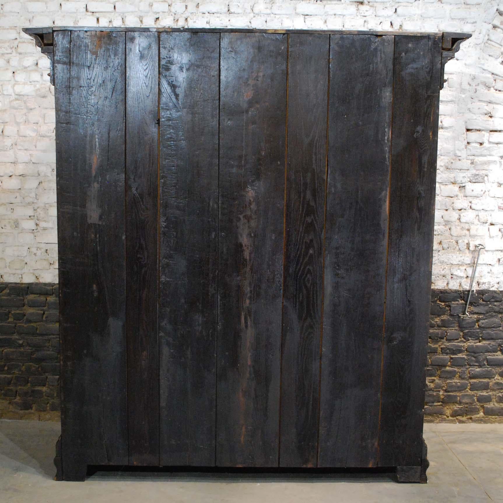 Antique 18th Century German Oak Two-Door Cabinet or Wardrobe For Sale 7