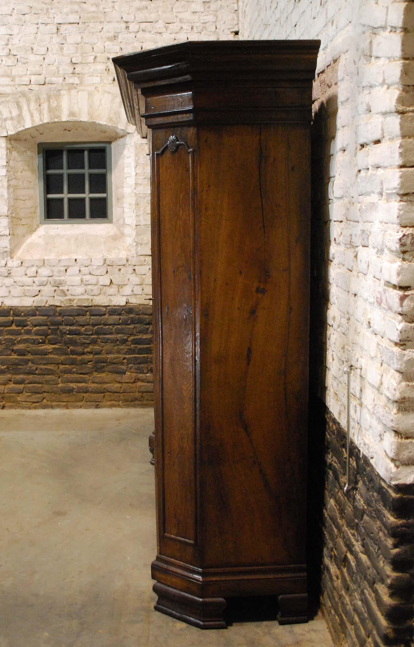 armoire ancienne sans porte